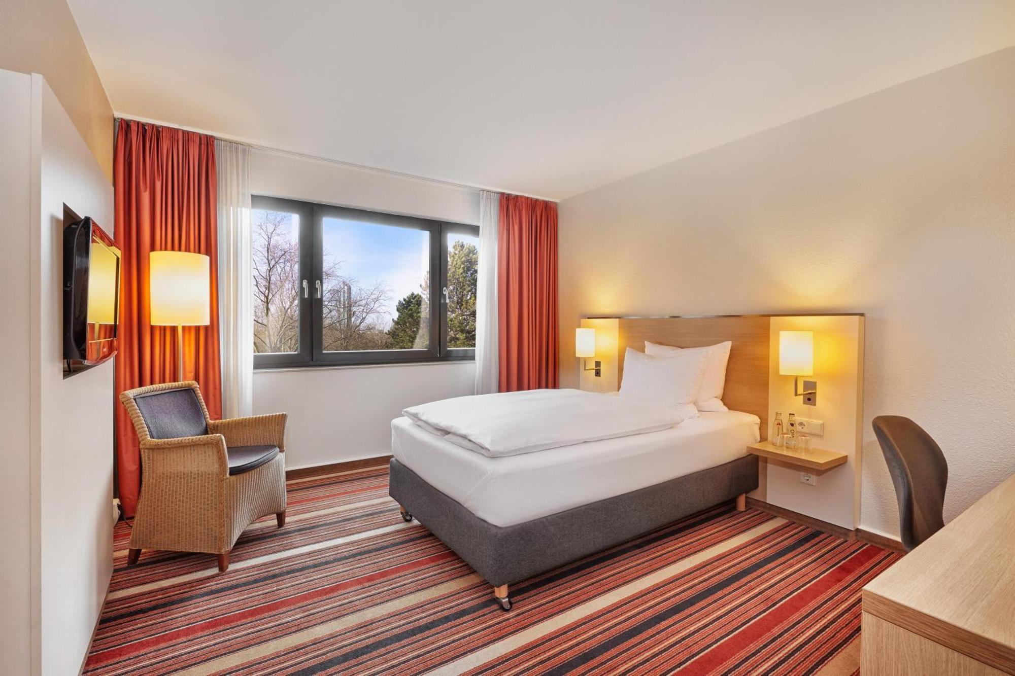 Comfort Queen Room
