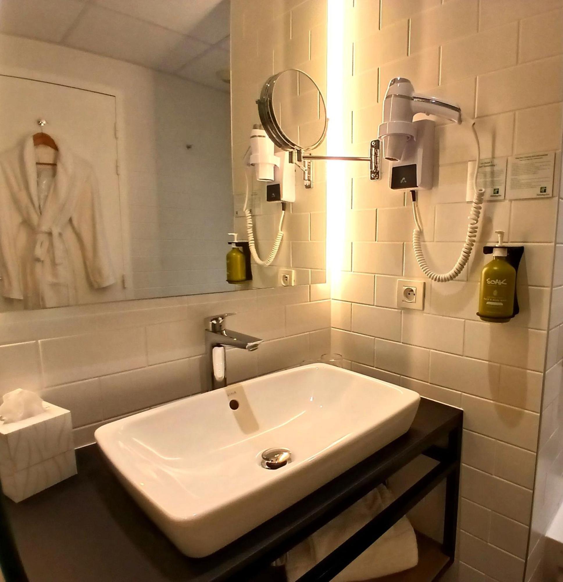 Standard King Room Minibar