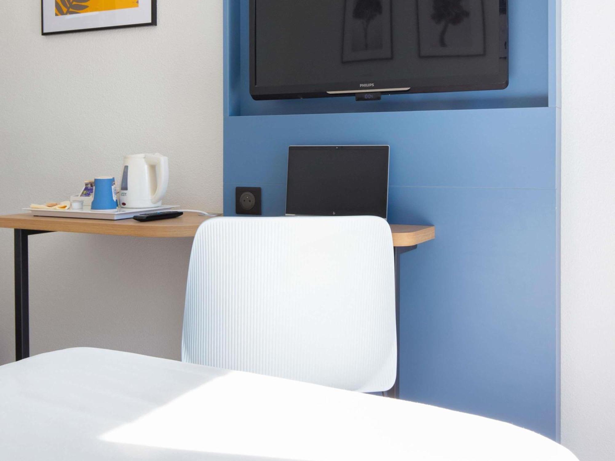 Standard Double Room Mobility Accessible