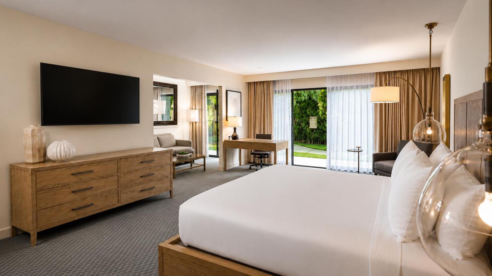 Executive Junior Suite One King Bed