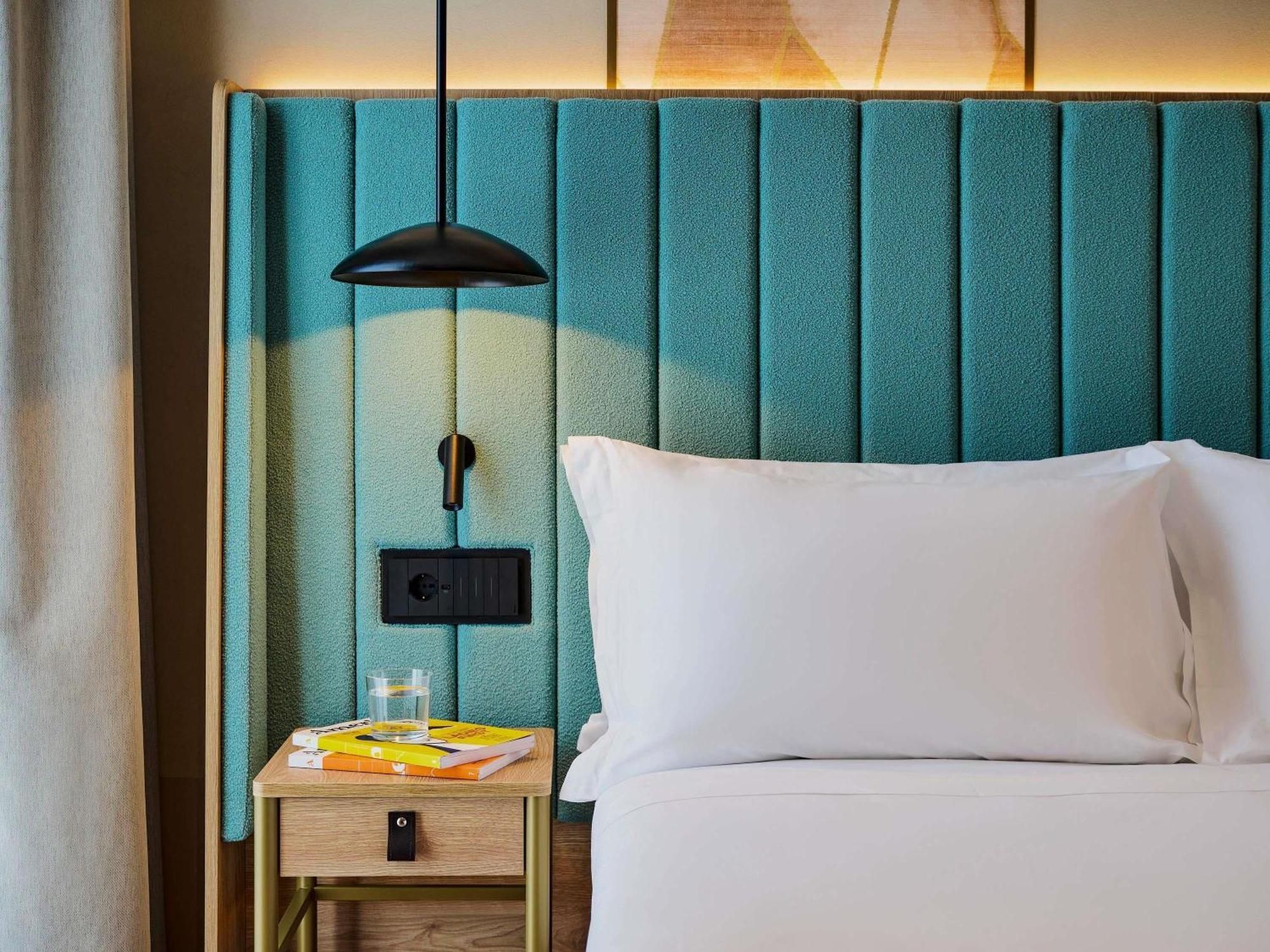 Deluxe Room Twin Beds
