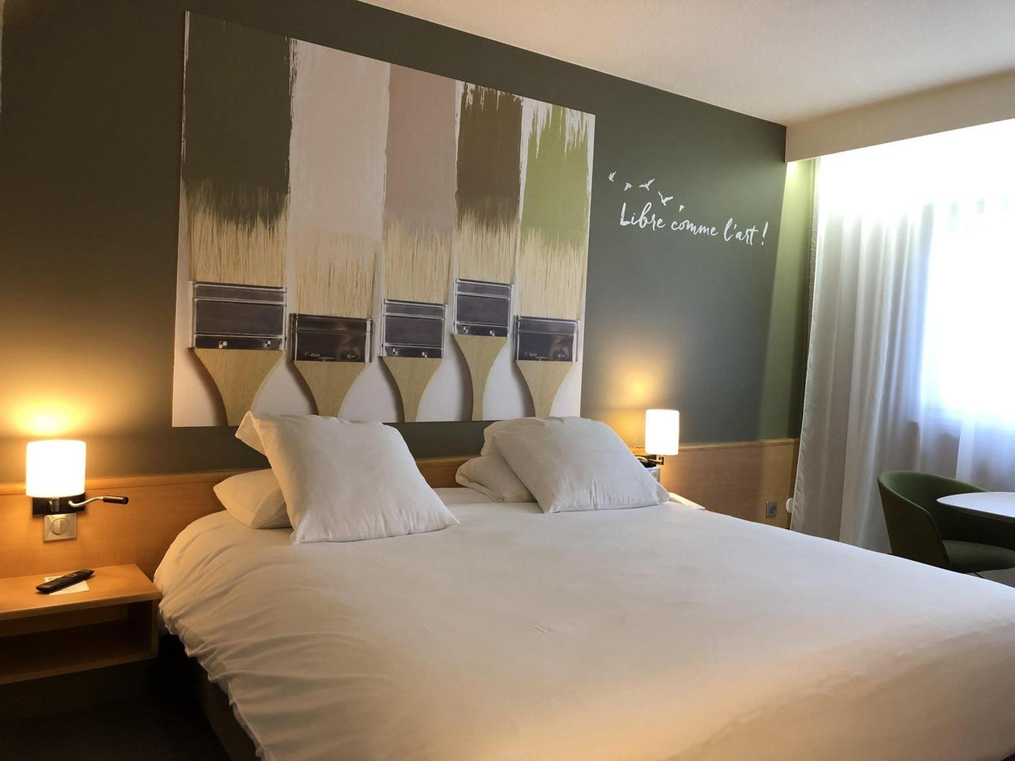 Classic Room Two Zip Beds