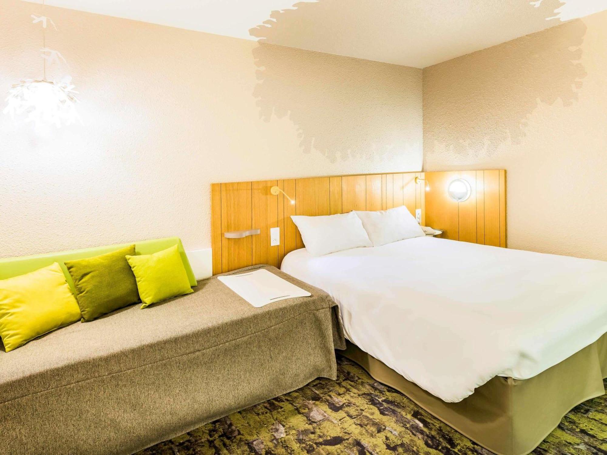 Standard Room 1 Double Bed 2 Single Beds