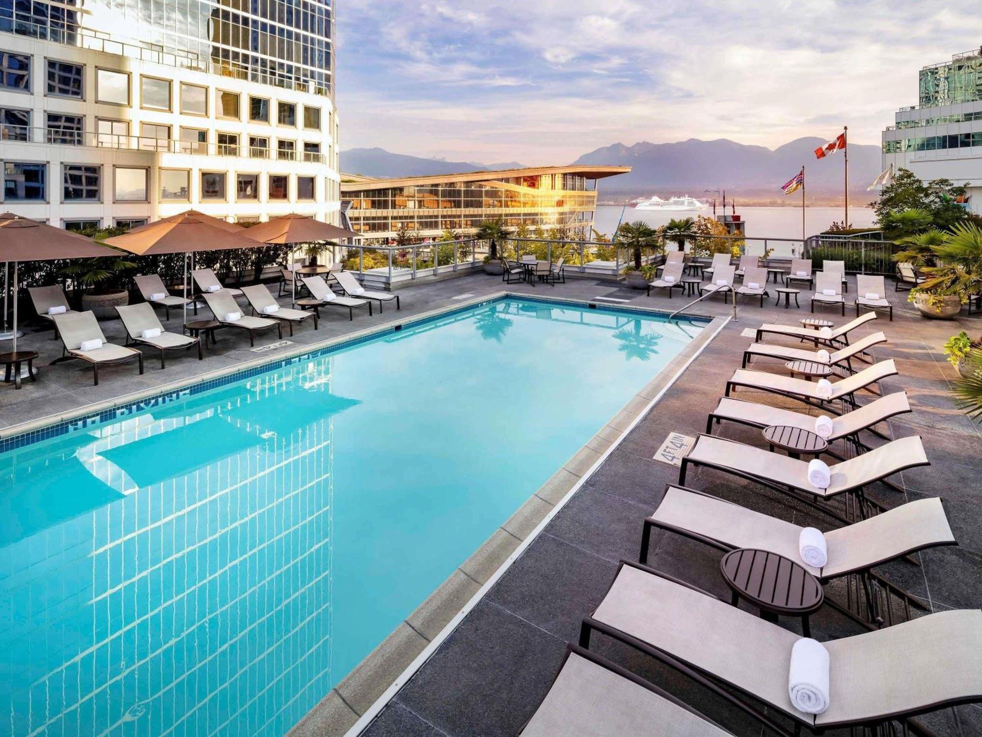Fairmont City View Room Two Double Beds