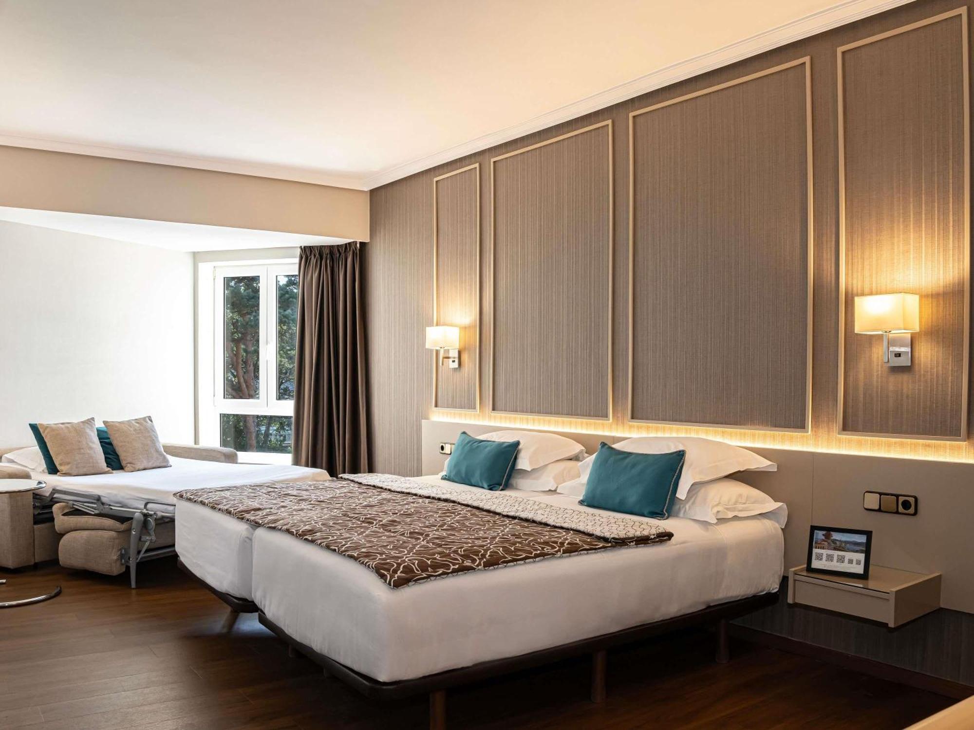 Standard Twin Room Sofa mountain view