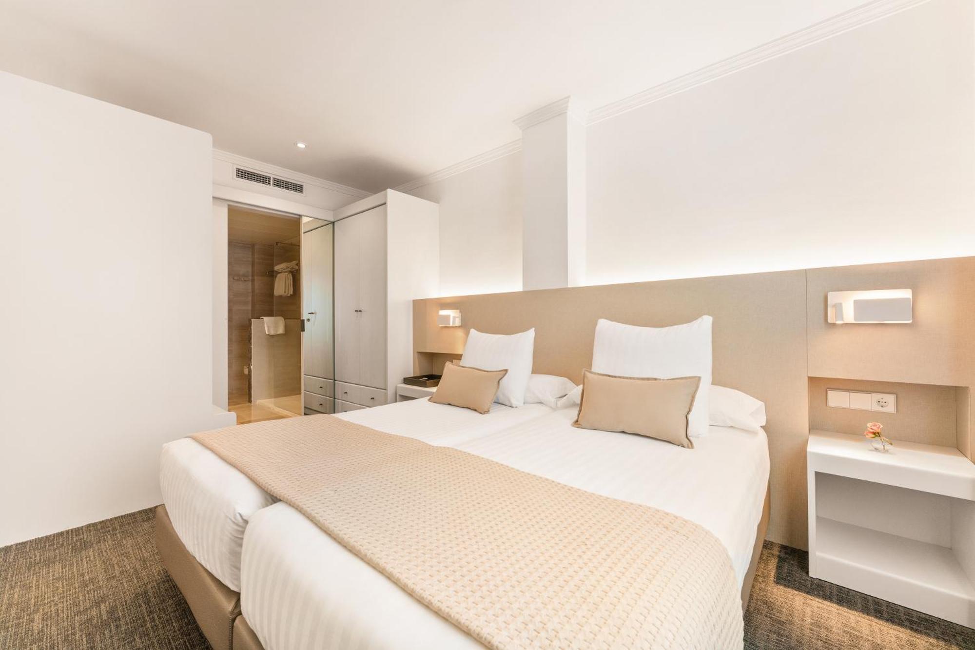 Superior Suite Kitchenette