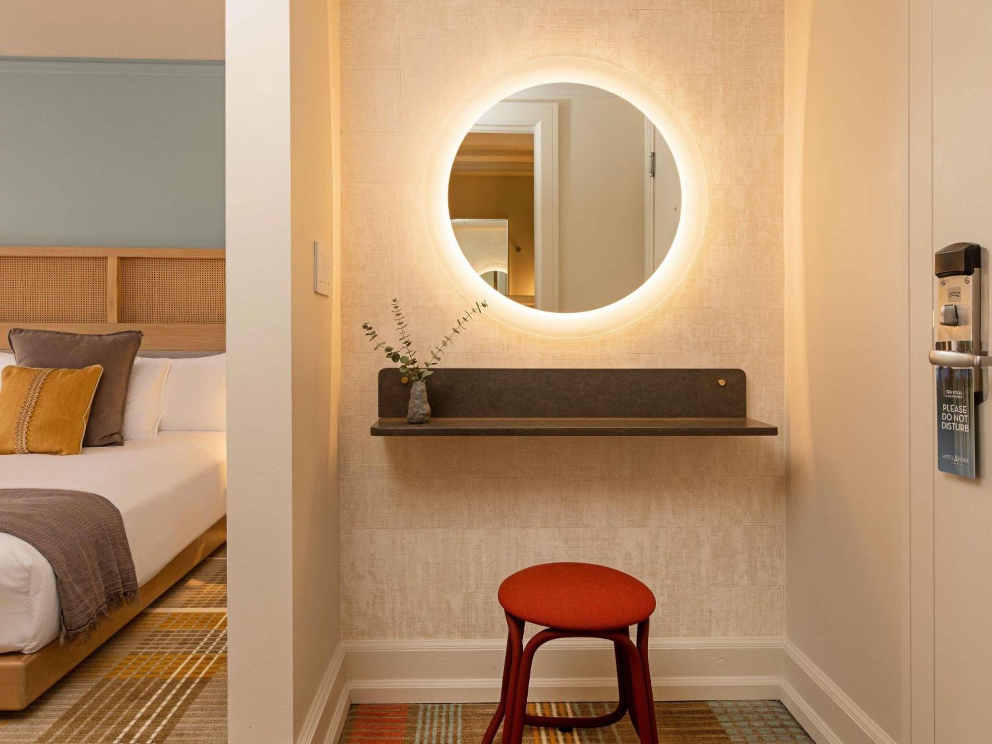 Superior King Room Roll Shower Disability Access