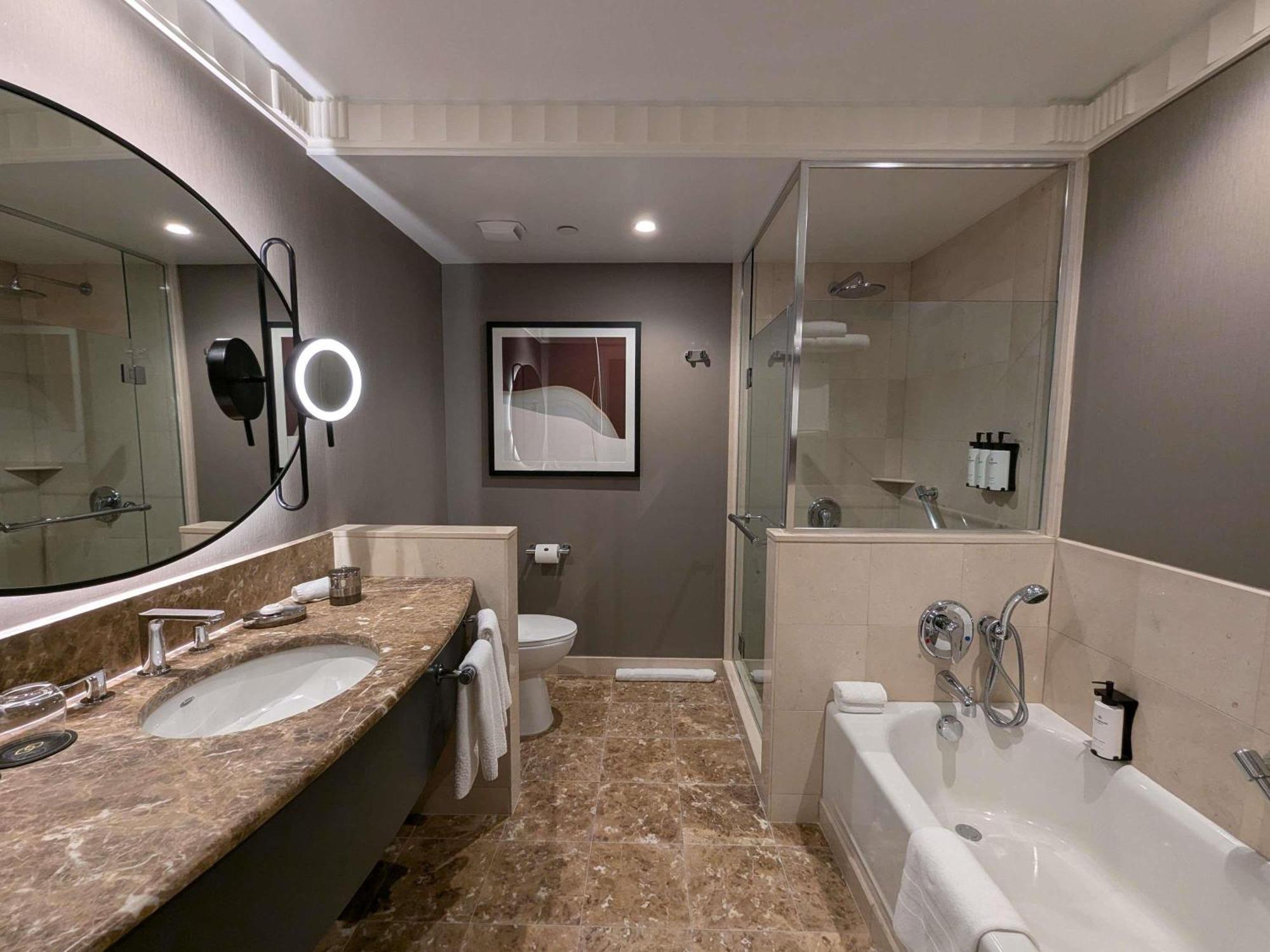 Superior King Room Hearing Accessible