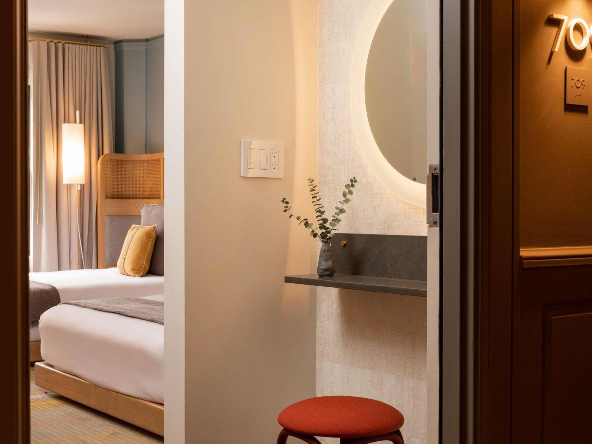 Superior Queen Room Two Queen Beds Cityview