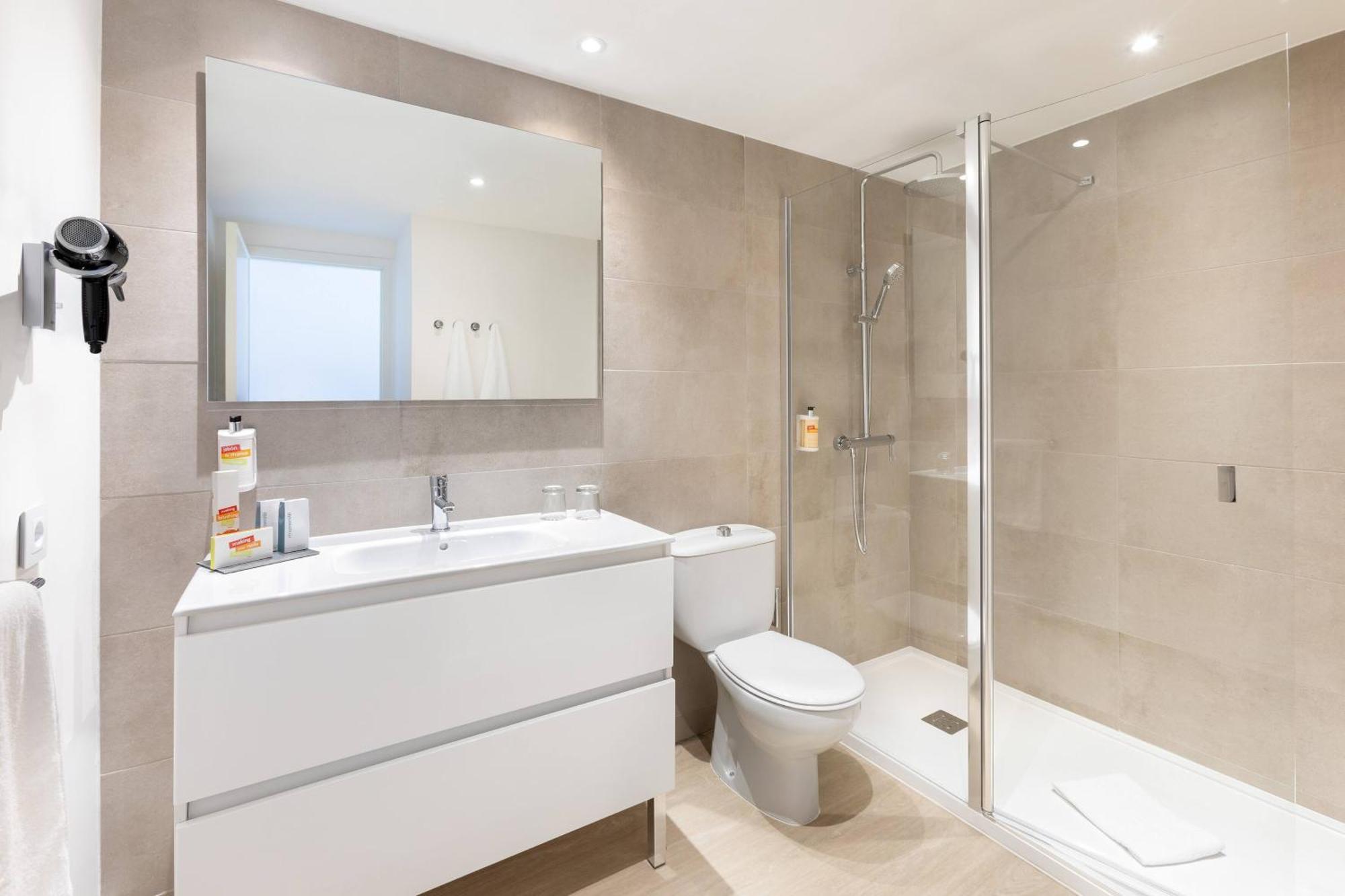 Junior Suite Pool Access