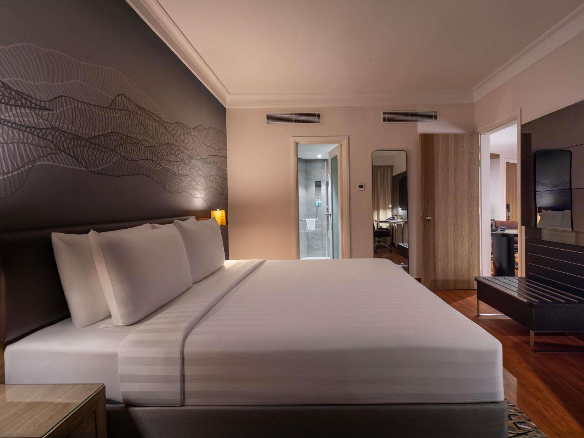 Junior King Suite