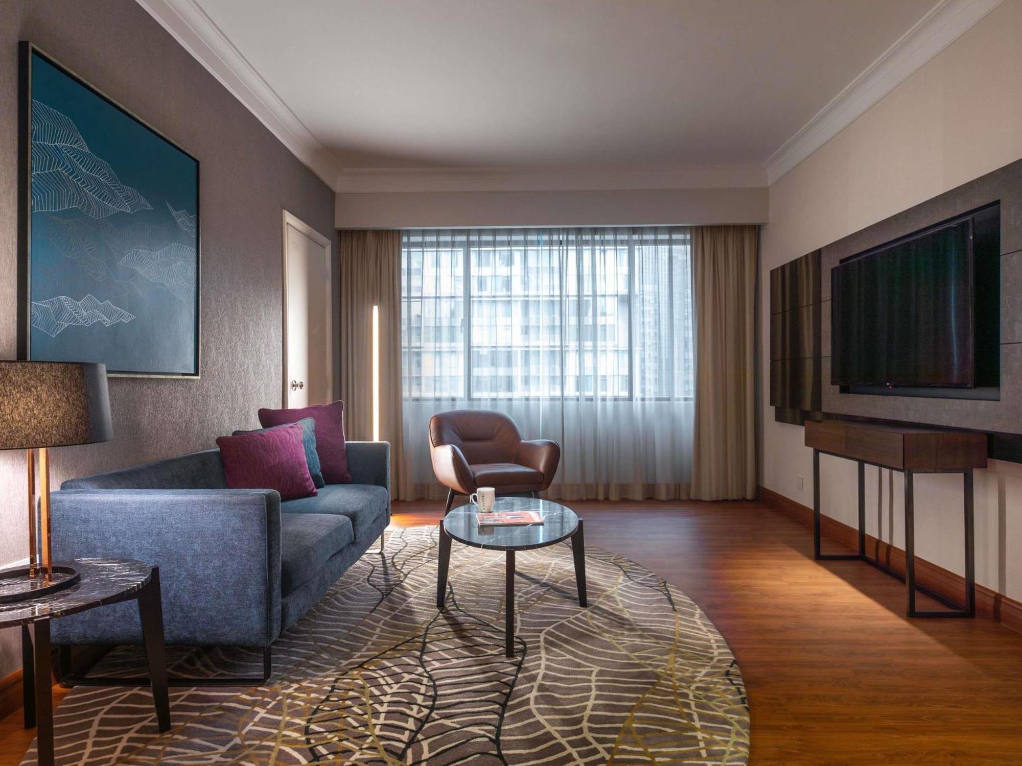 Junior King Suite