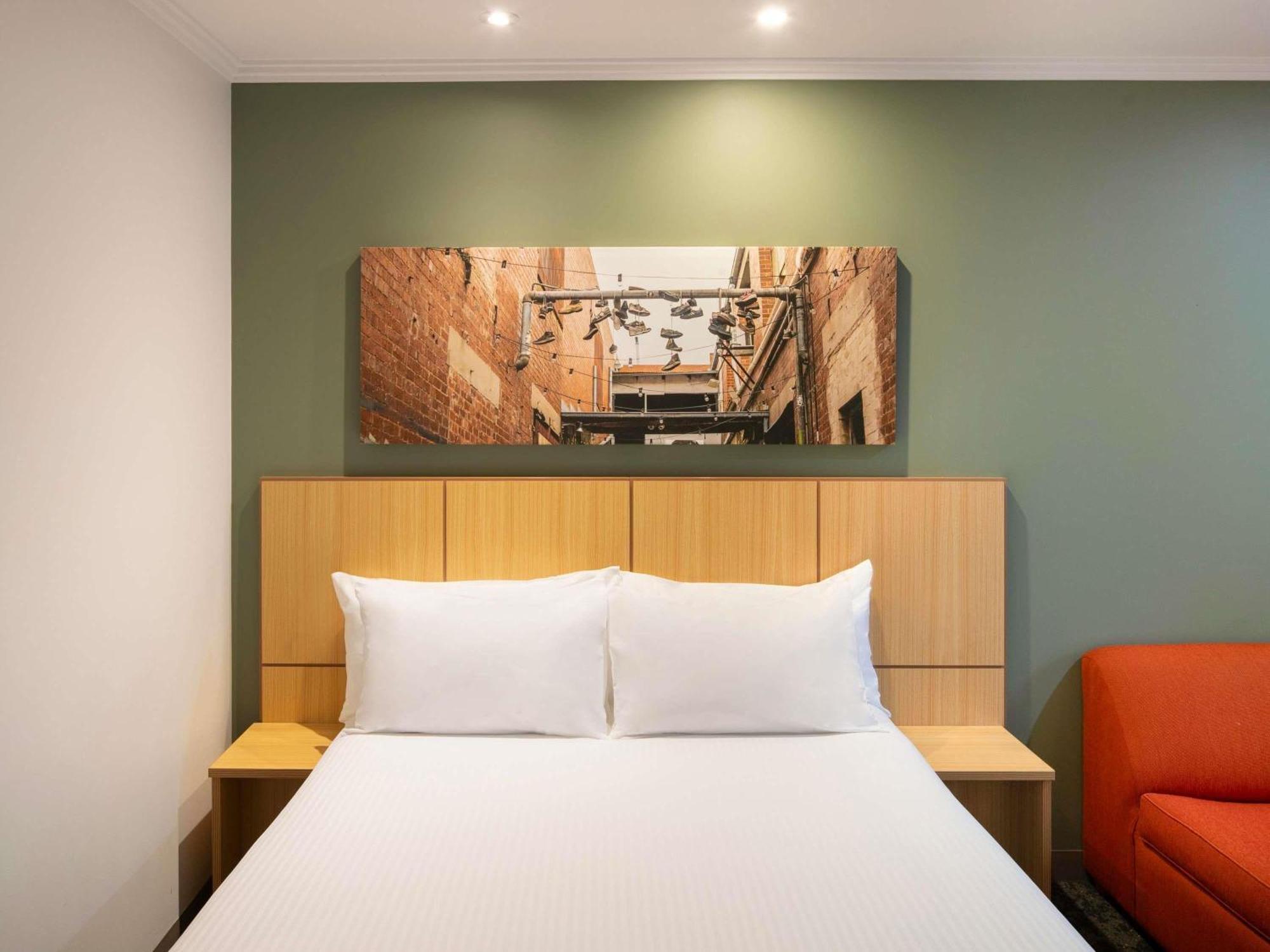 Standard Queen Room