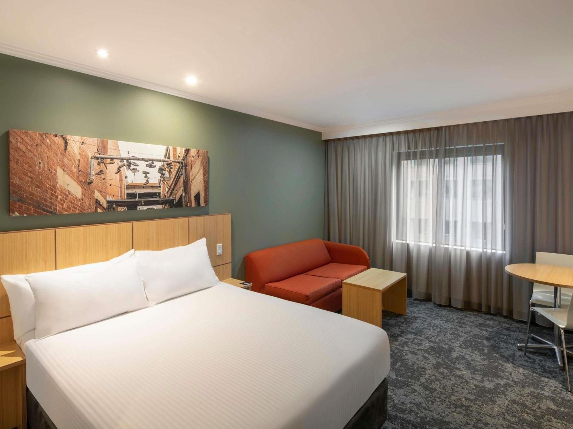 Standard Queen Room