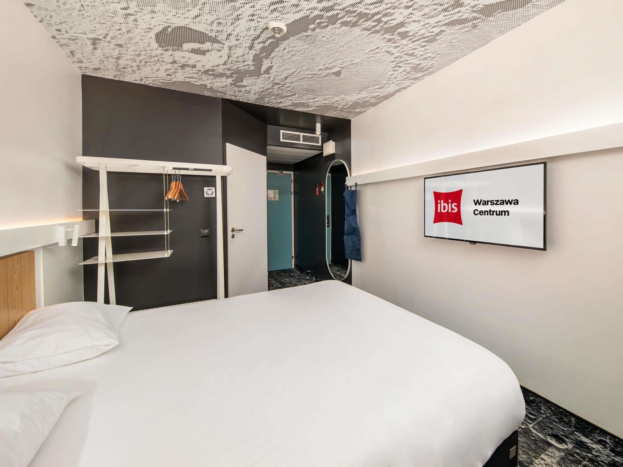 Agora Queen Room