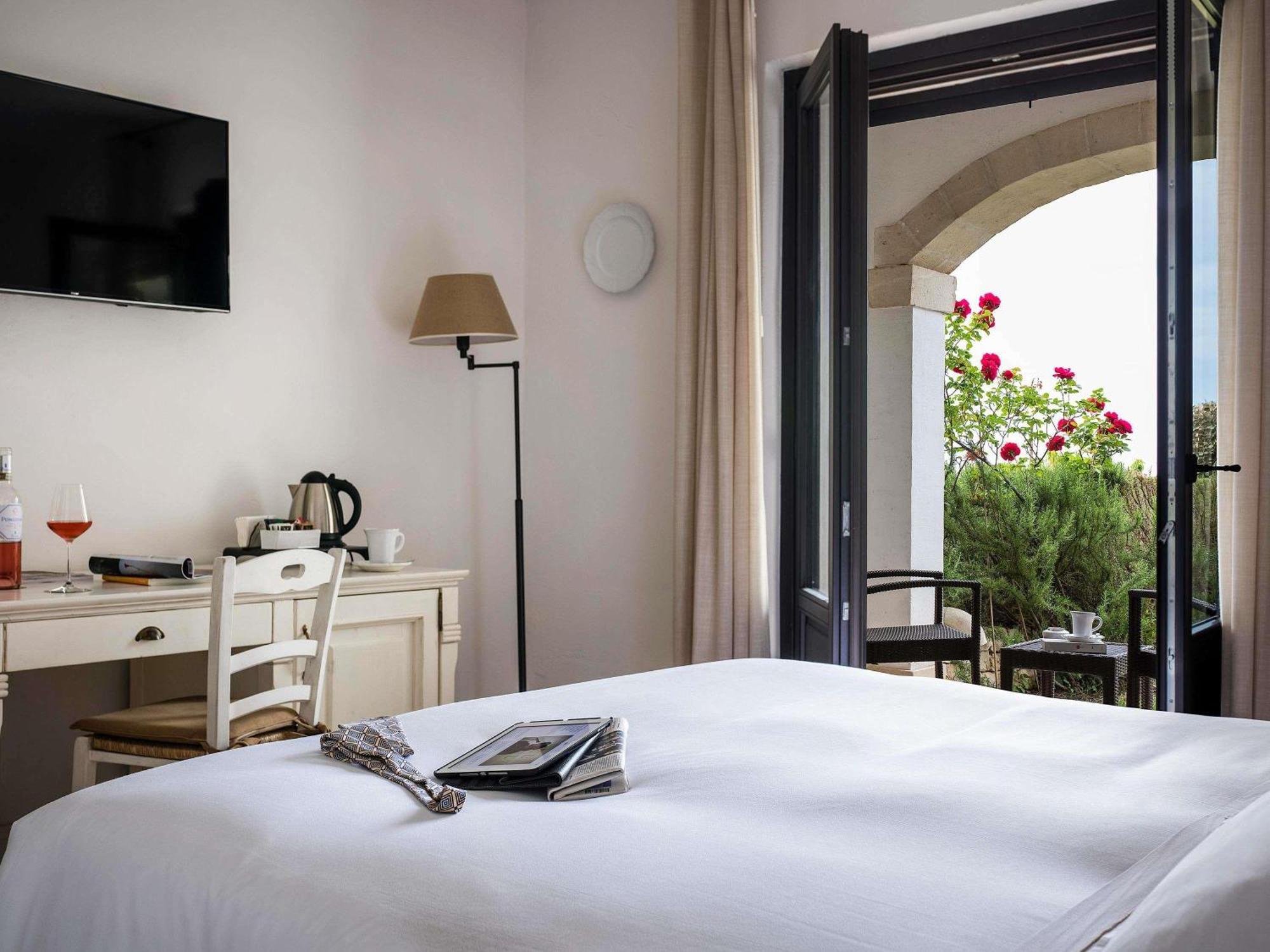 Deluxe Queen or Twin Room
