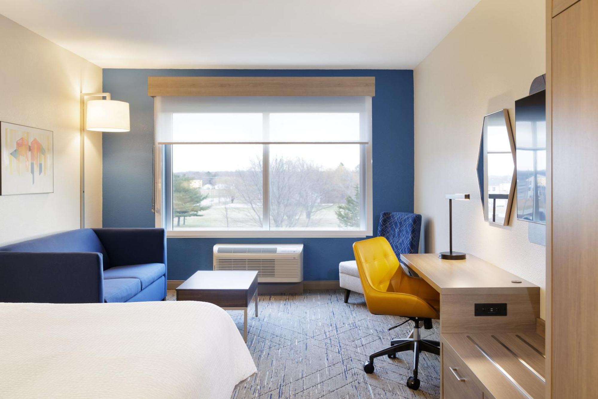 One-Bedroom King Suite Tub