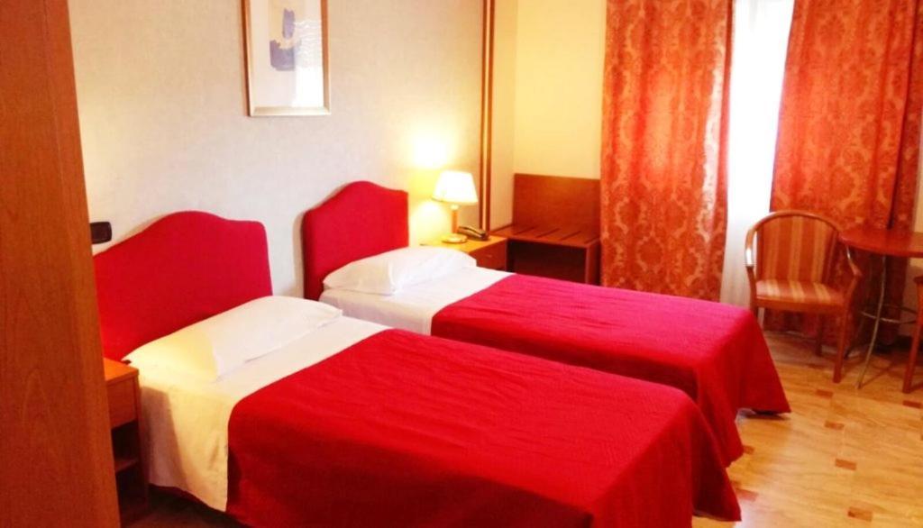 Basic Triple Room