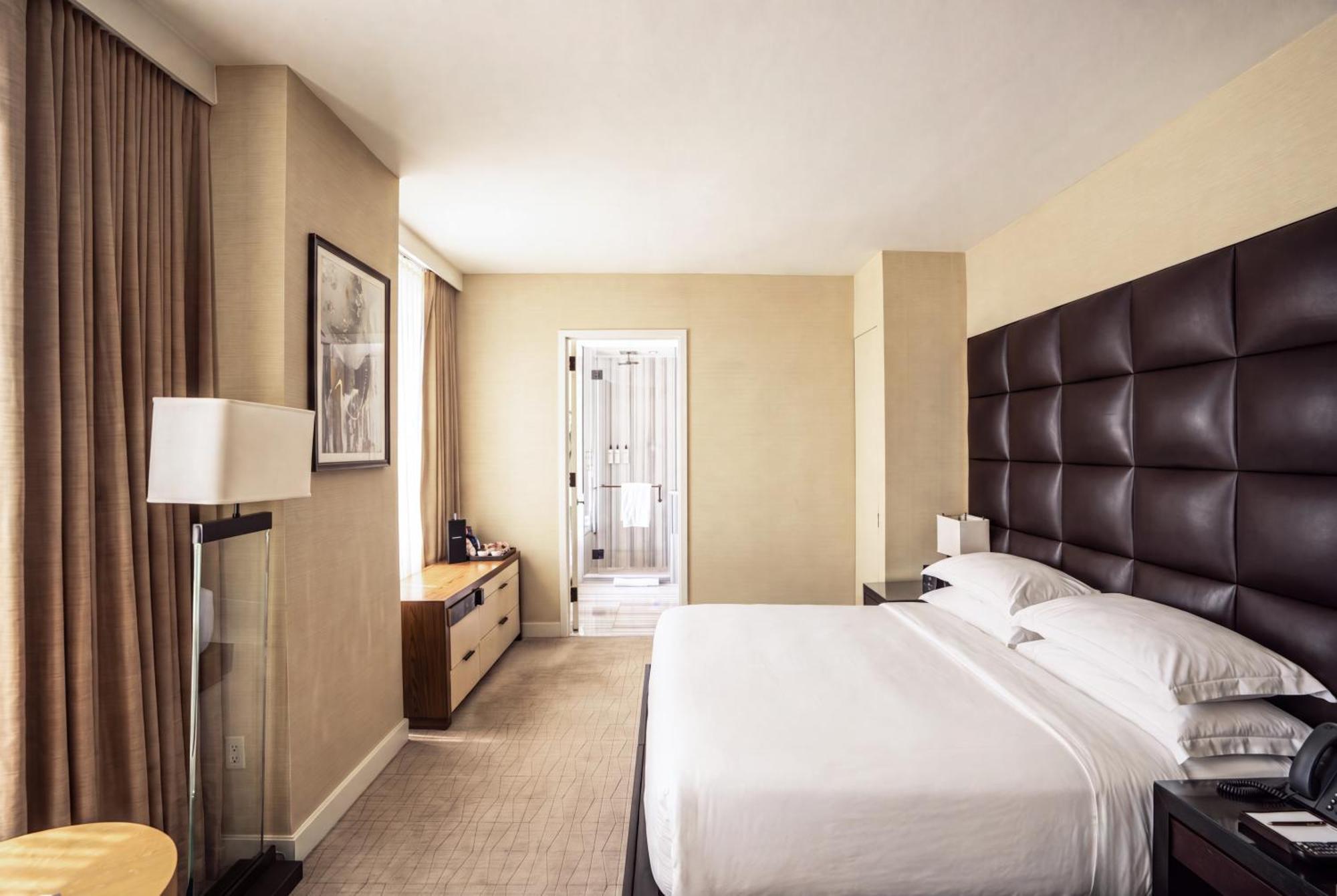 Skyline View King Room