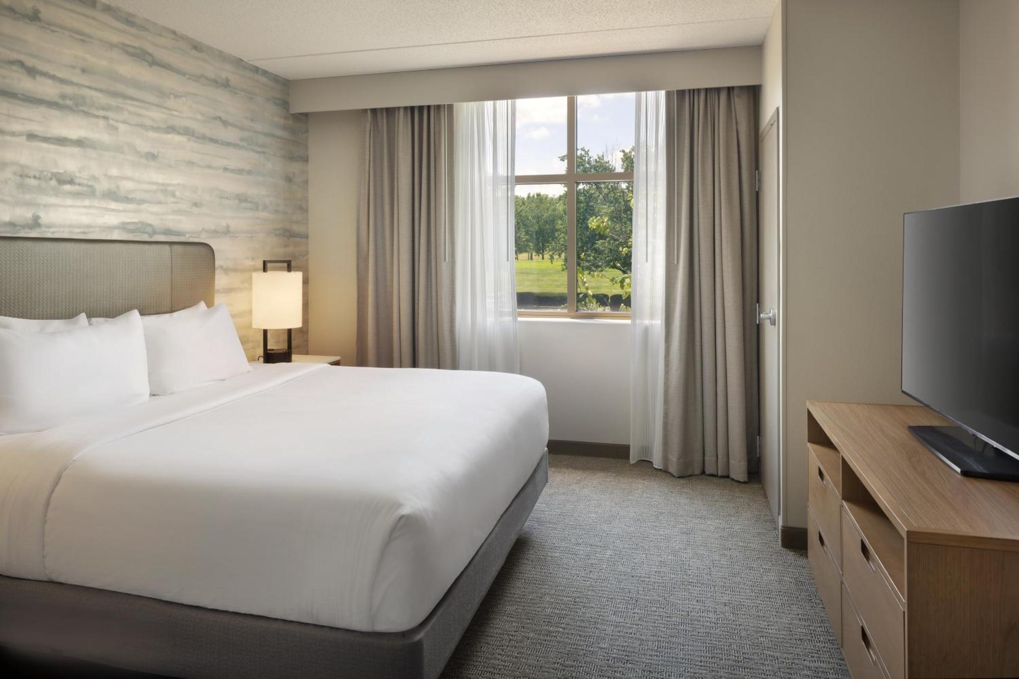 Two-Room Queen Suite Two Queen Beds