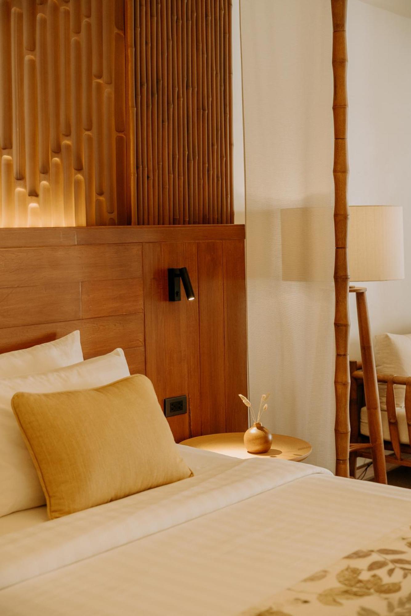 One-Bedroom Tropical Villa Spa Bath