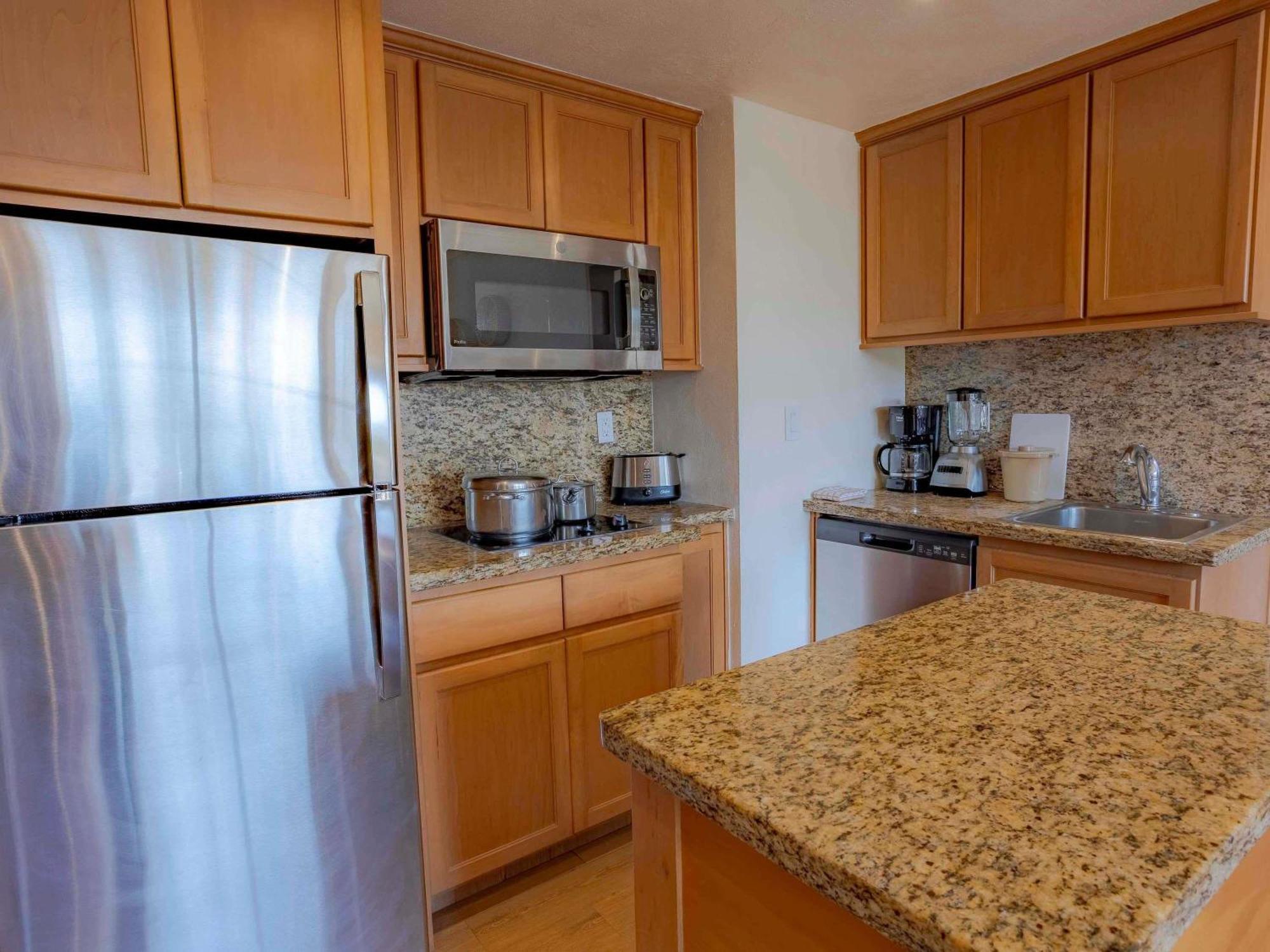 One-Bedroom King Suite Jacuzzi Terrace Partial Ocean View