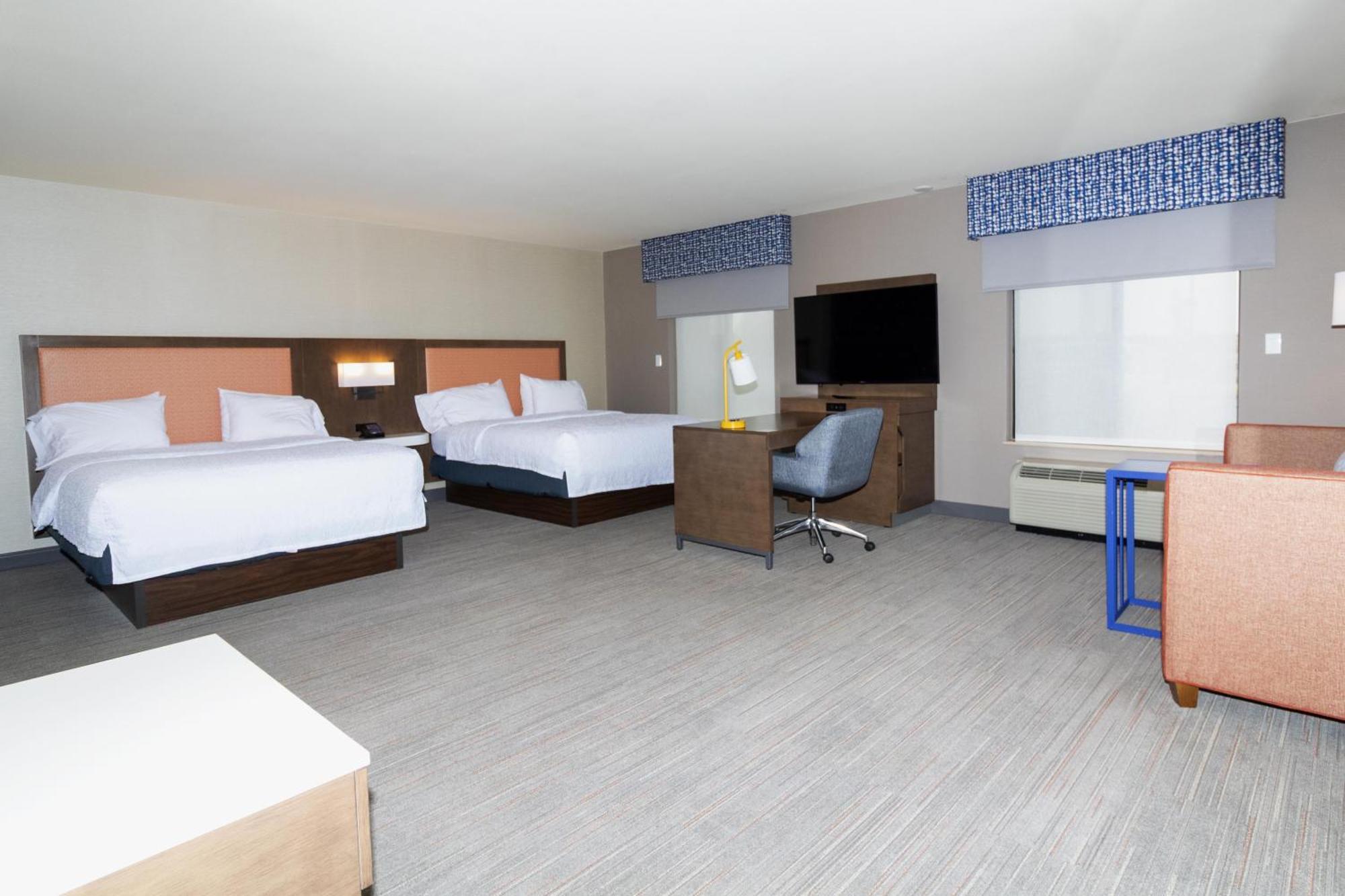Room with Two Queen Beds - Non-Smoking