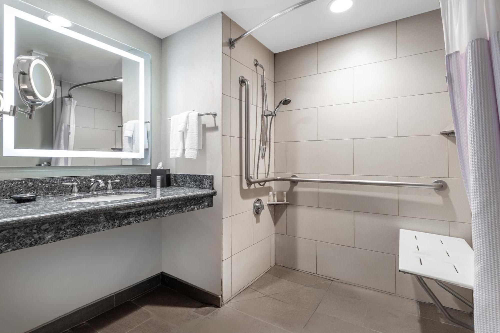 Deluxe King Room Mobility Access