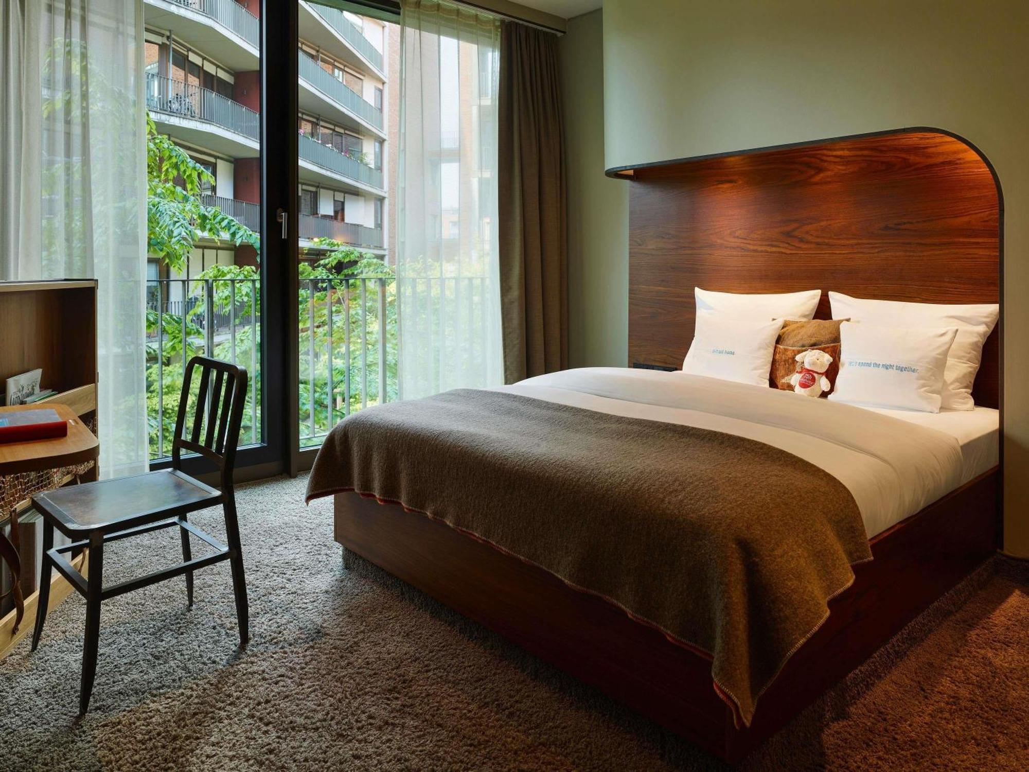 Medium Plus Room