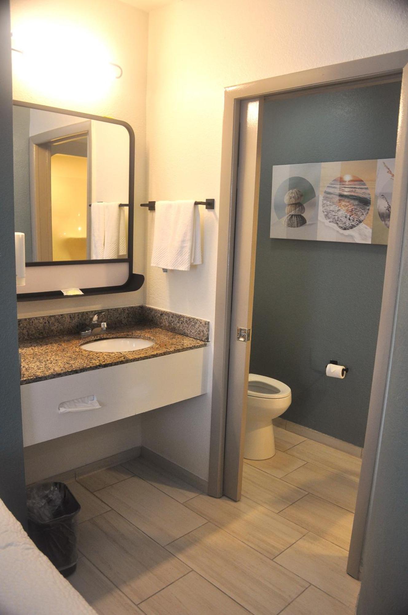 Double Room Two Double Beds Hearing Accessible or Non Smoking