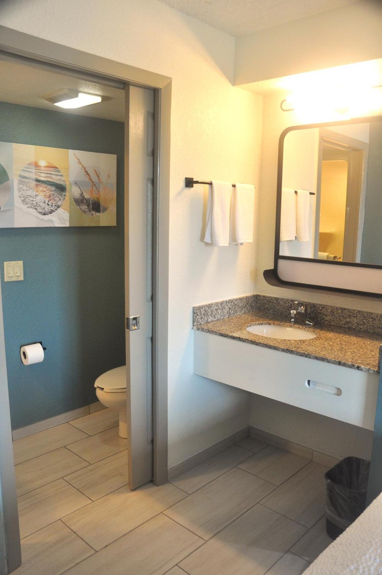 Double Room Two Double Beds Hearing Accessible or Non Smoking