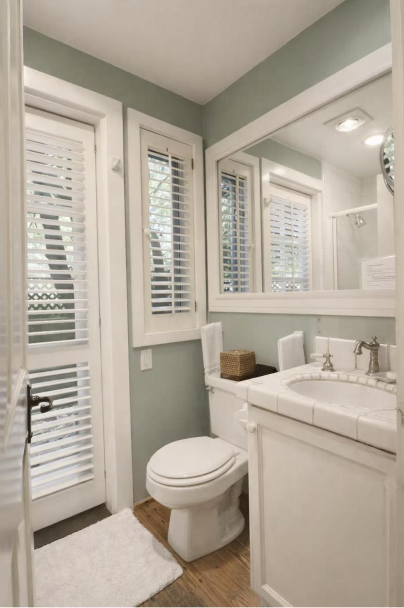 The Garden Room 1 Queen Bed