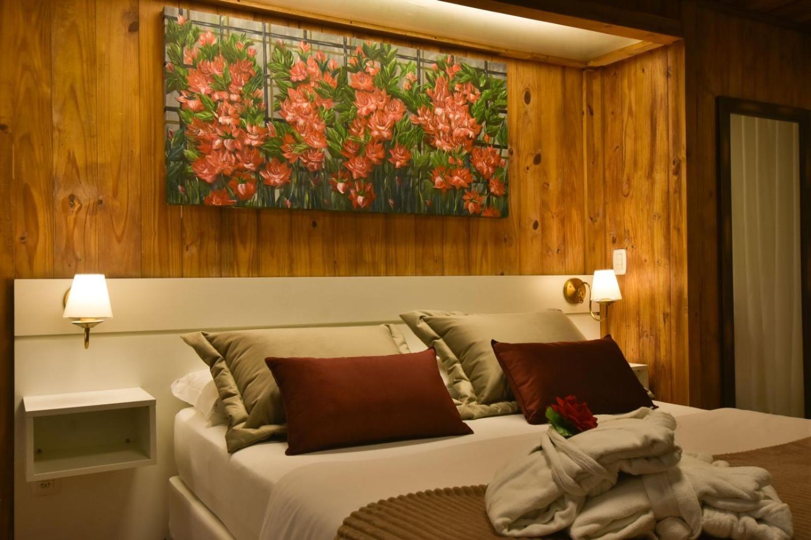 Luxury Suite Hot Tub