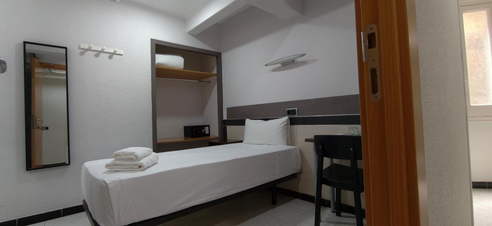 Single Room Private Bathroom