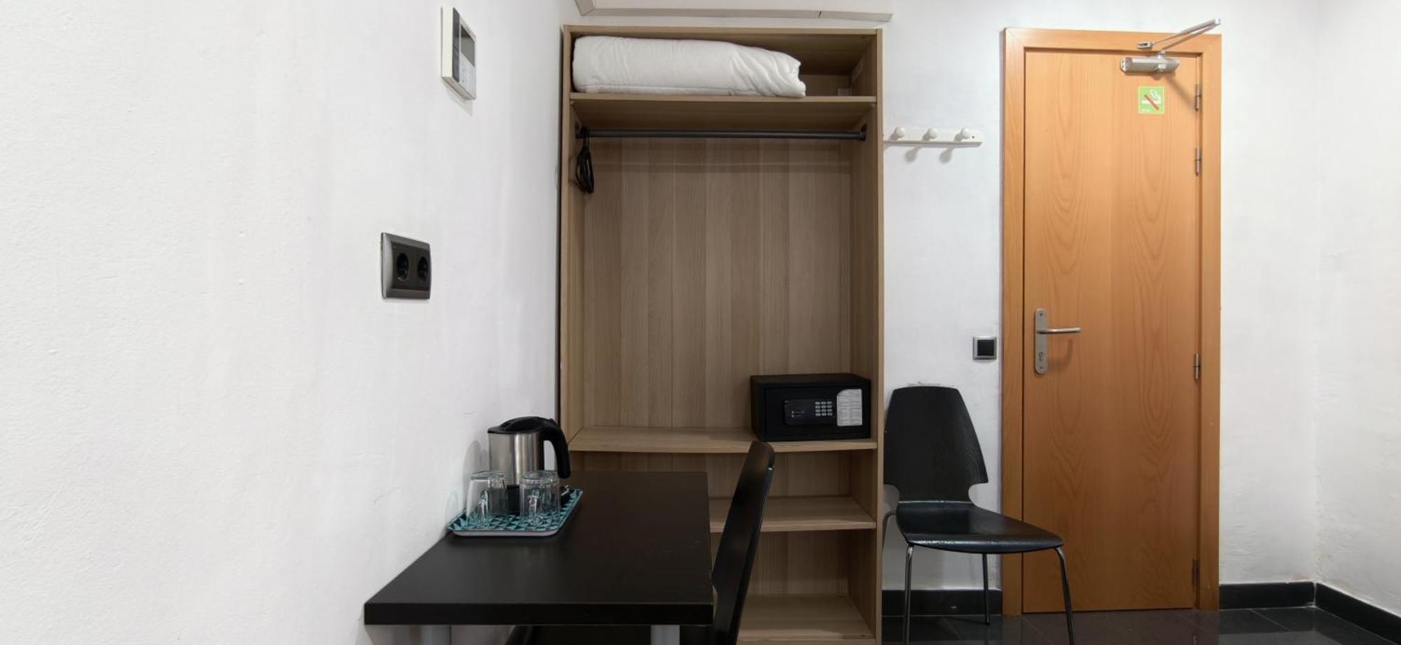 Single Room Private Bathroom