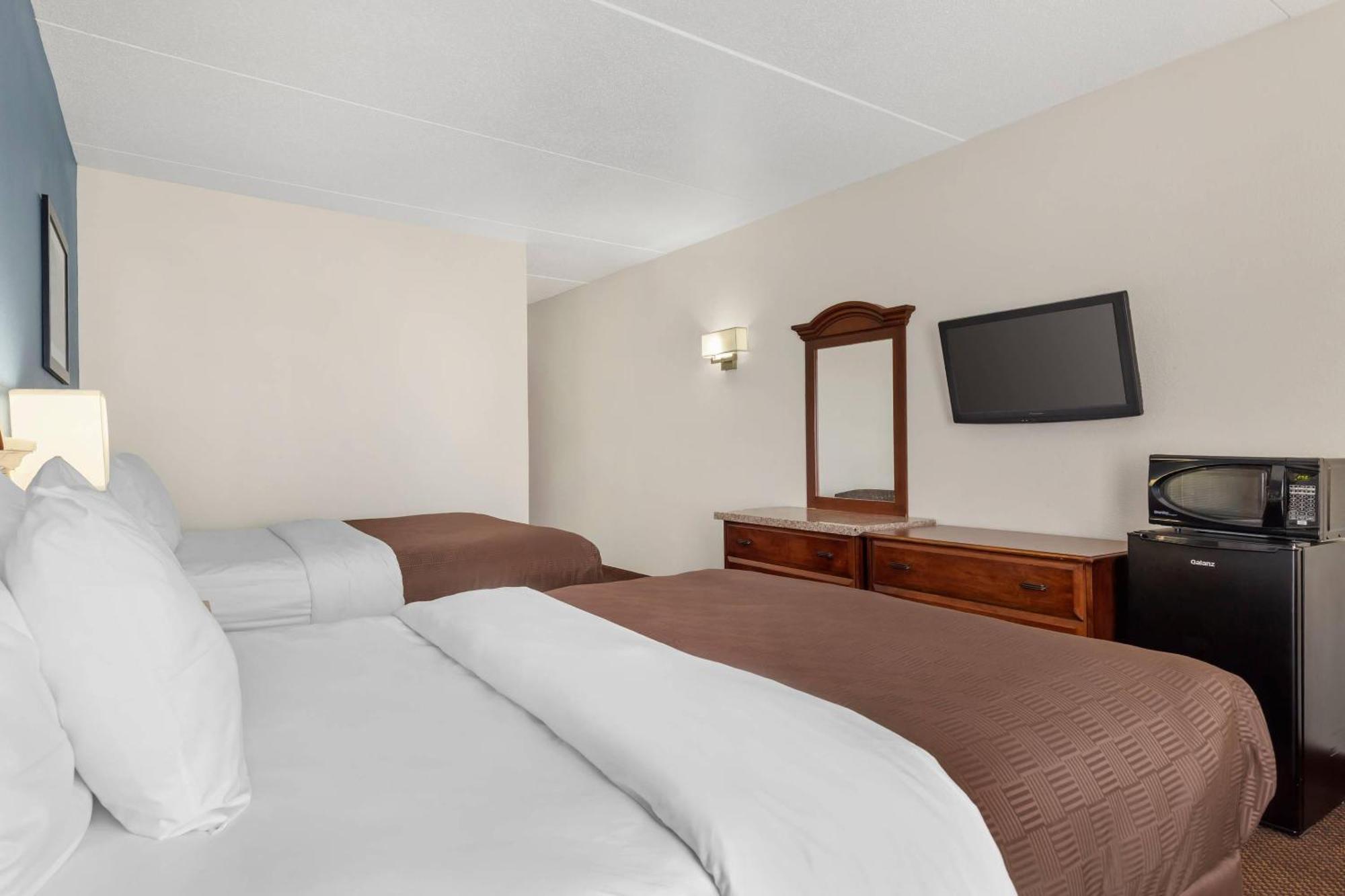 Queen Room Two Queen Beds