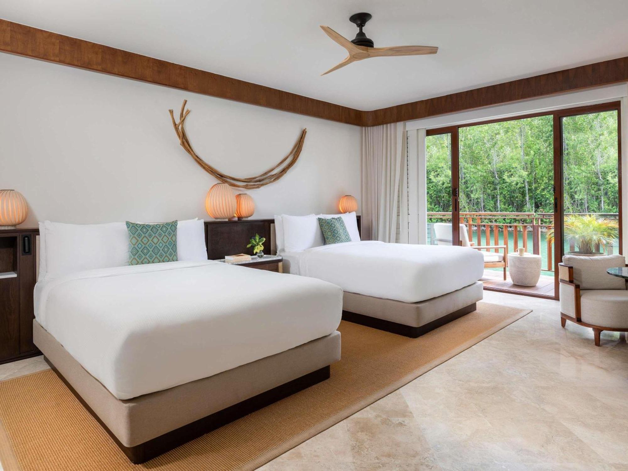 Fairmont Queen Room with Two Queen Beds and Soaking Tub - Garden View