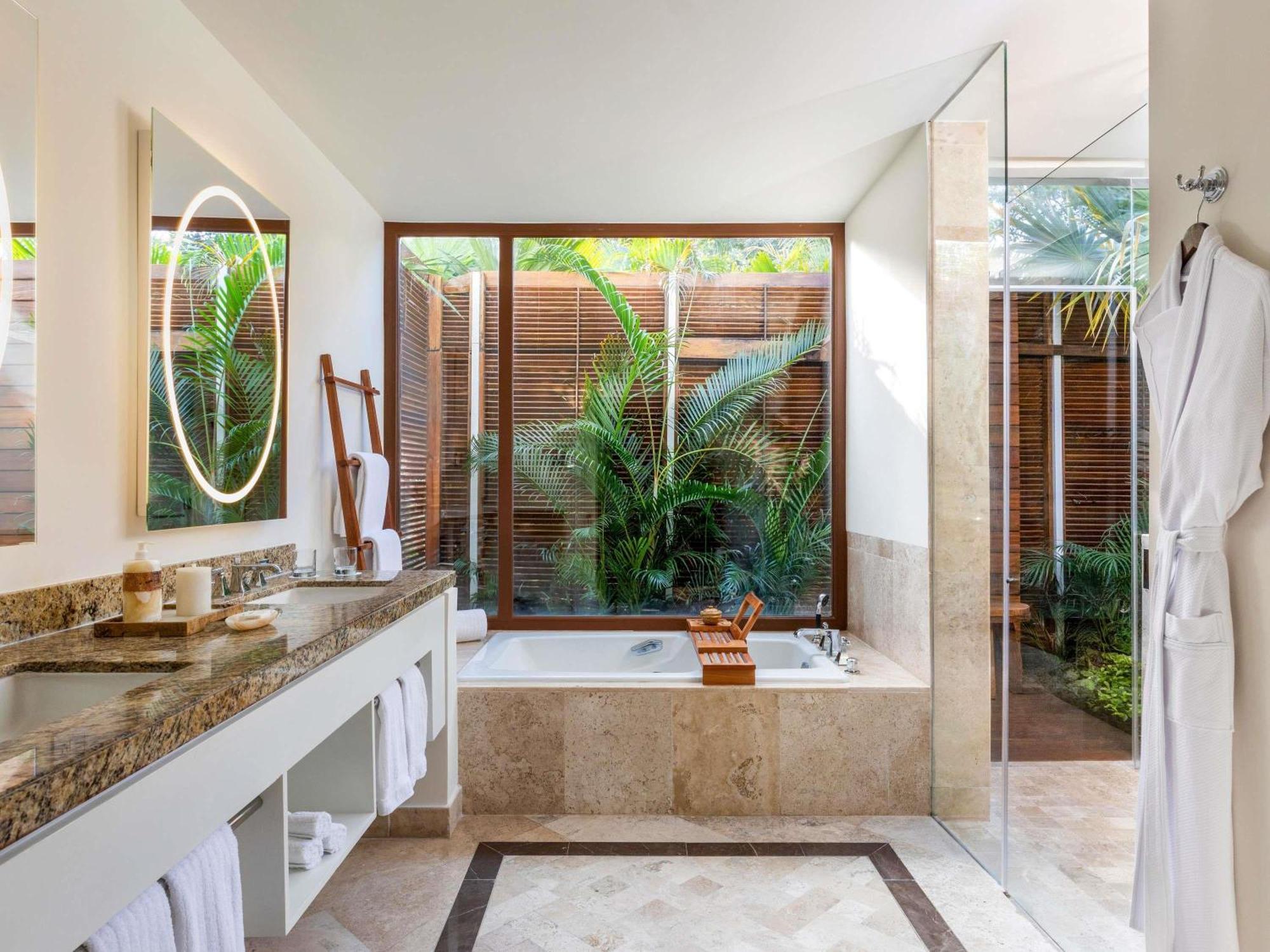 Deluxe King Casita with Soaking Tub and Garden View