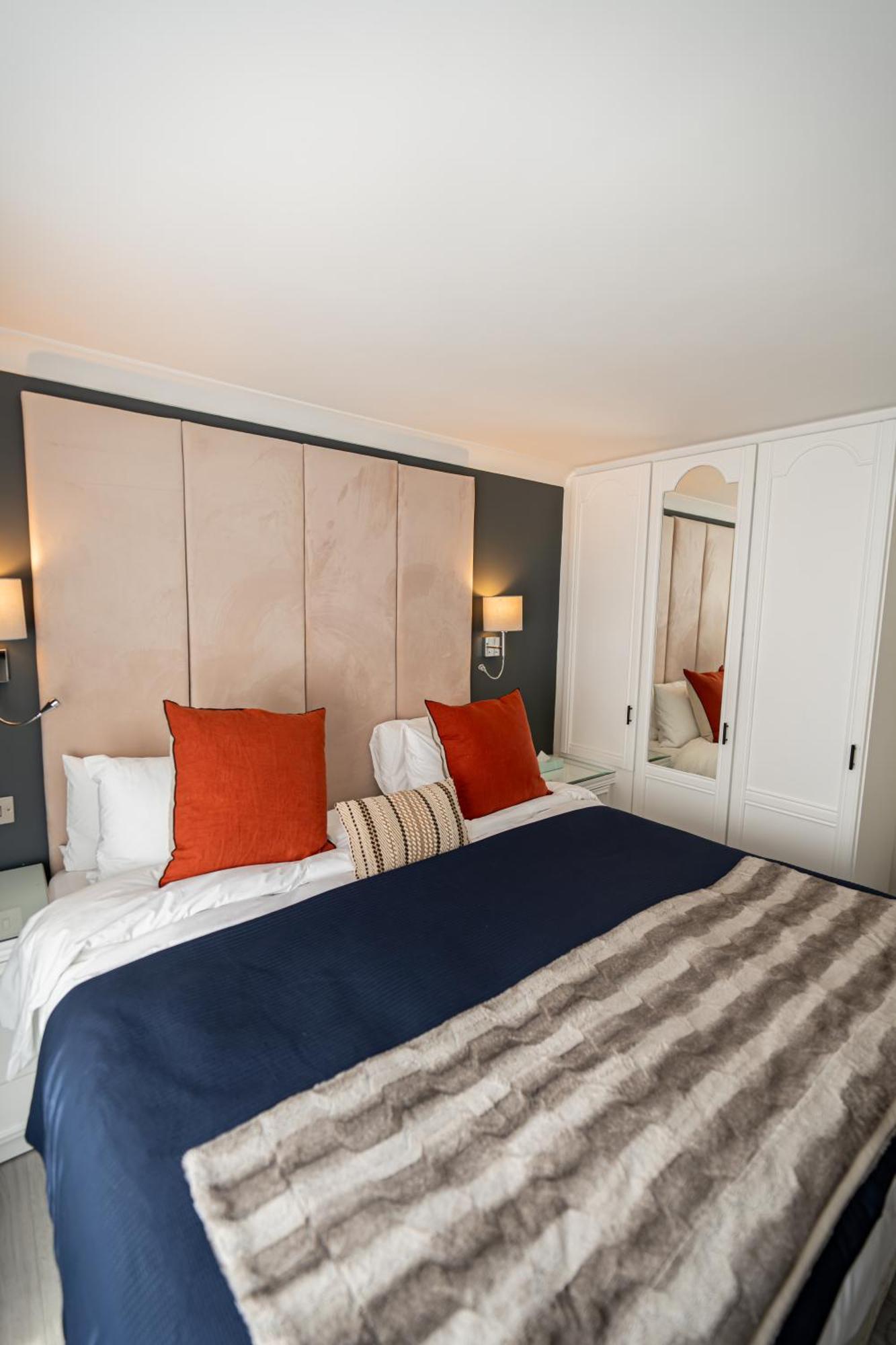 Superior One-Bedroom Apartment