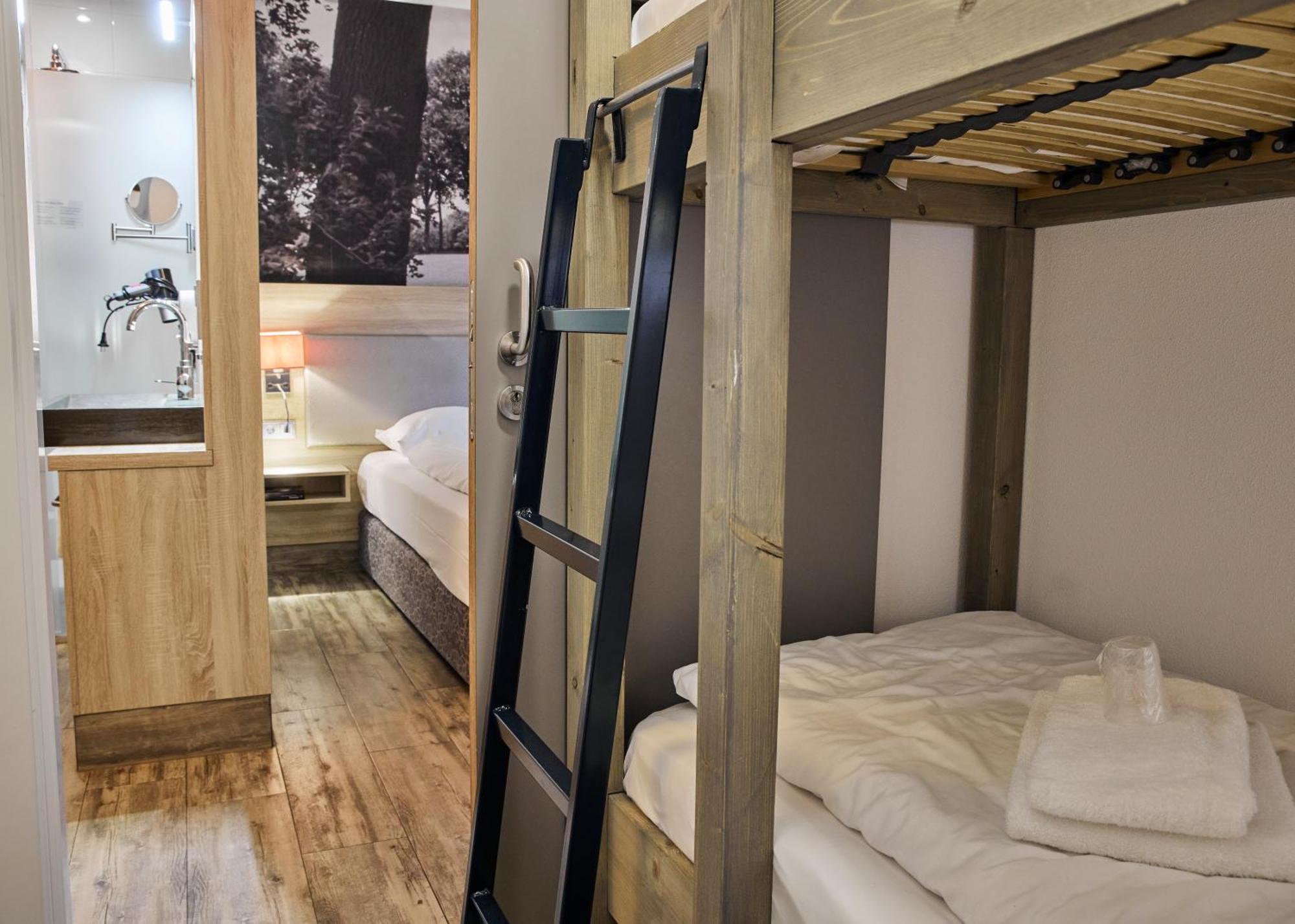 Deluxe Quadruple Room