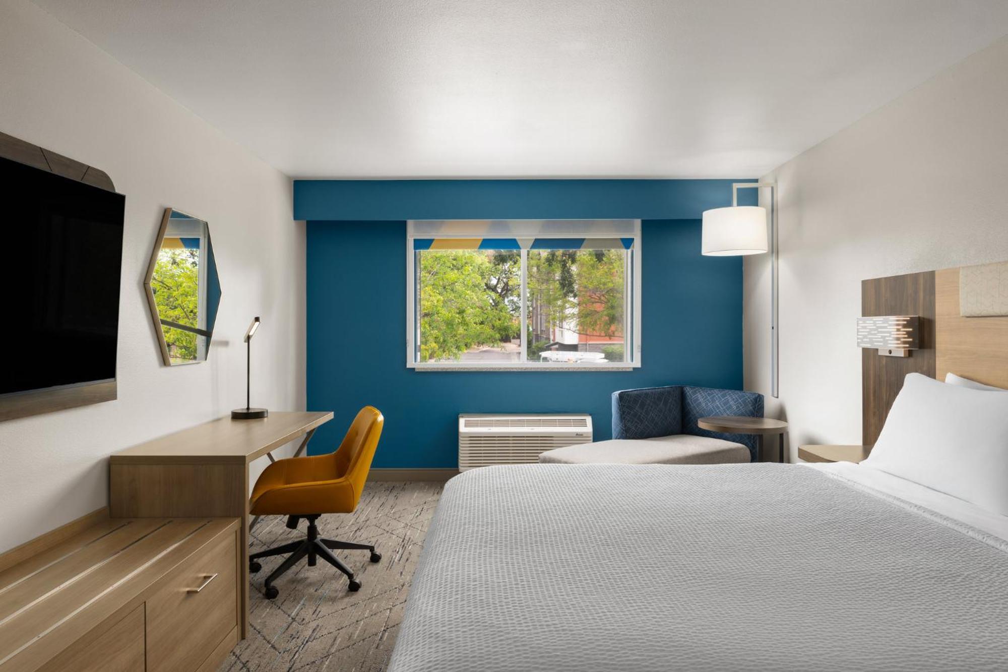 Standard King Room