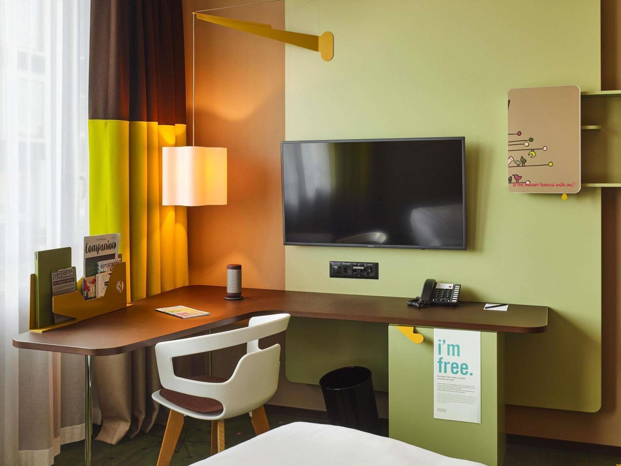 Medium Room