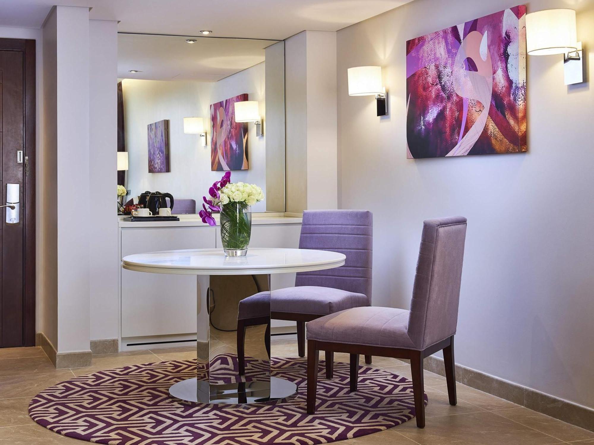 One-Bedroom Suite City View King OR Twin Next to Metro Station
