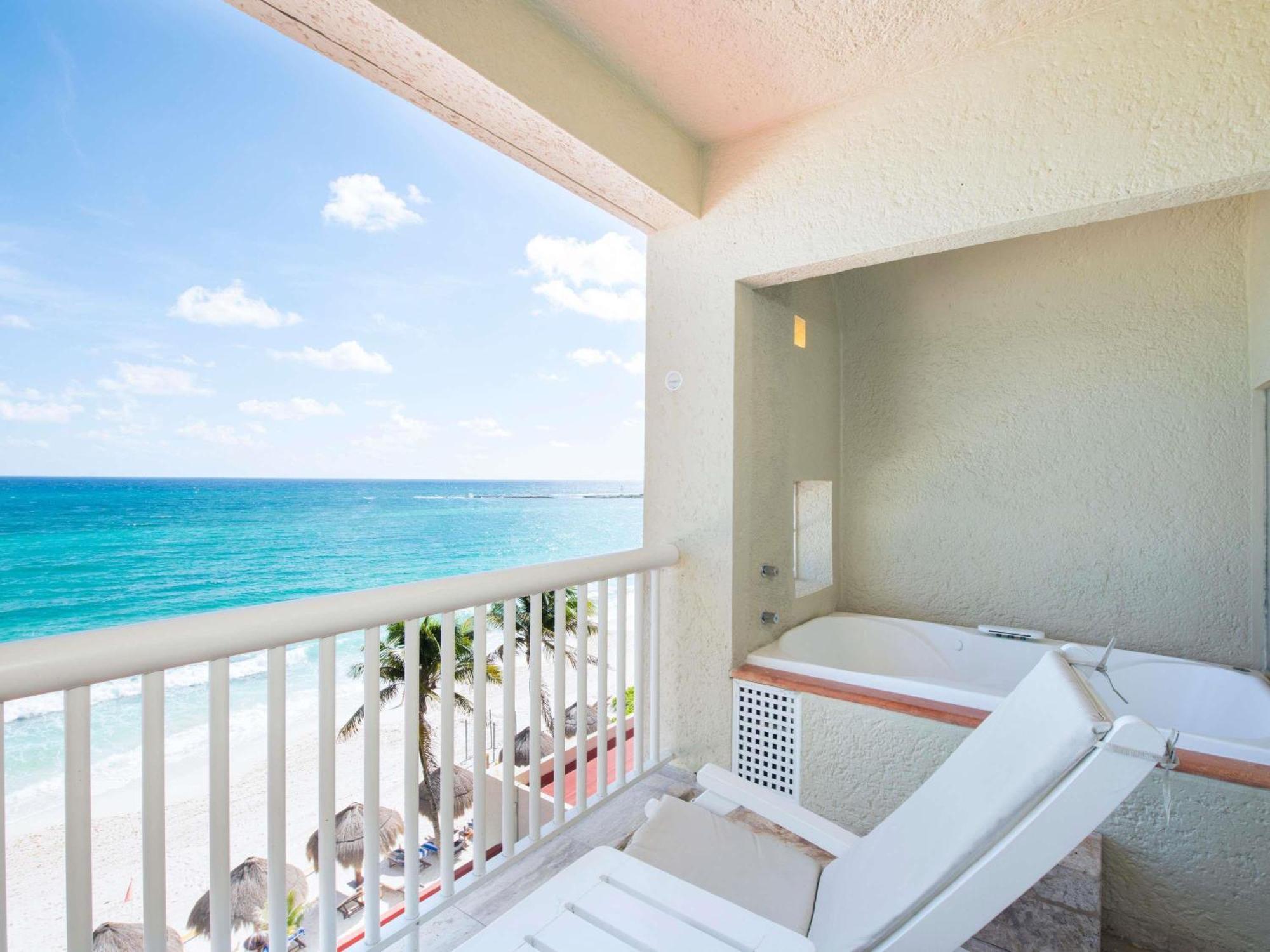 One-Bedroom King Suite Jacuzzi Balcony Ocean View