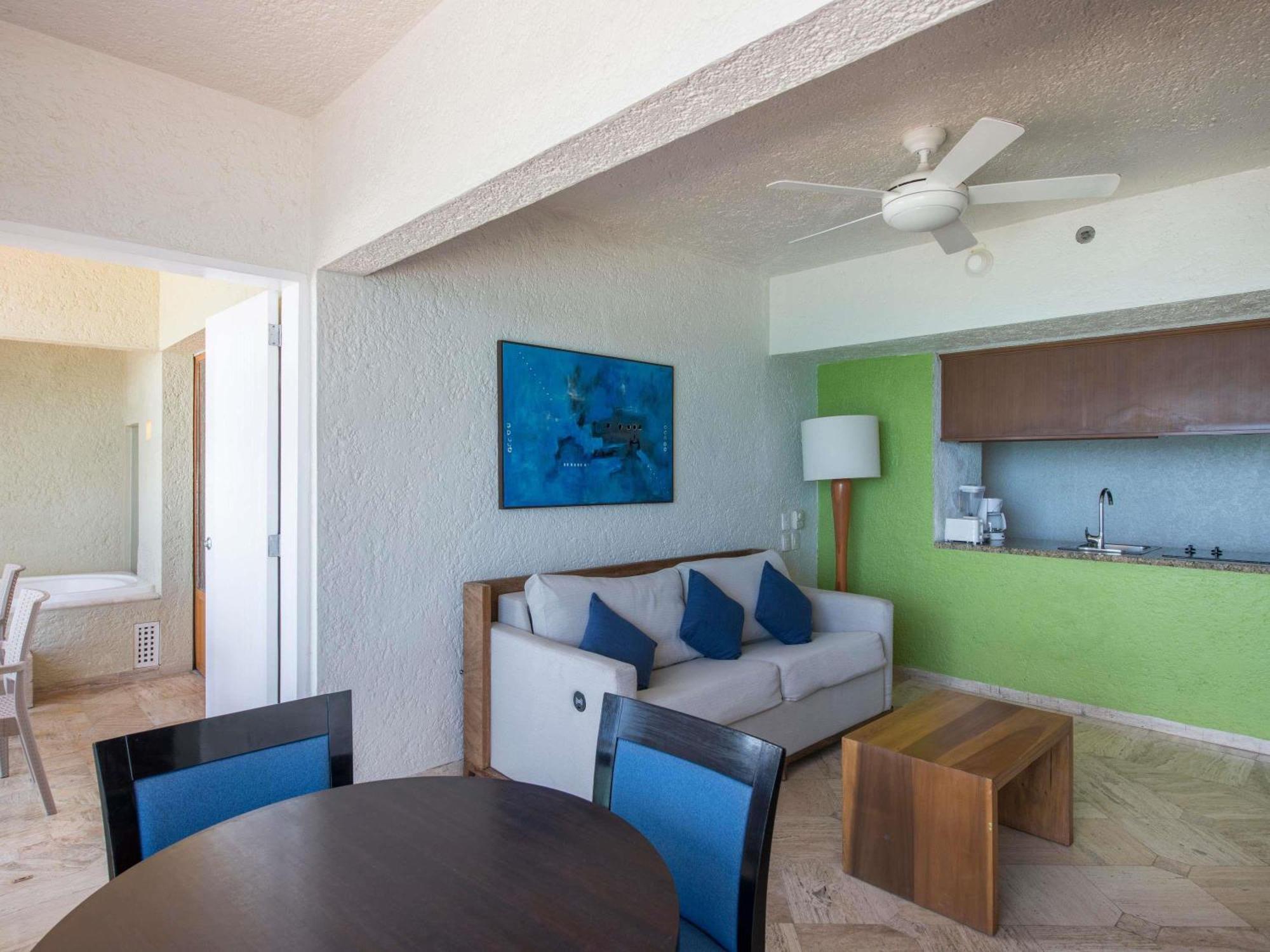 One-Bedroom King Suite Jacuzzi Balcony Ocean View