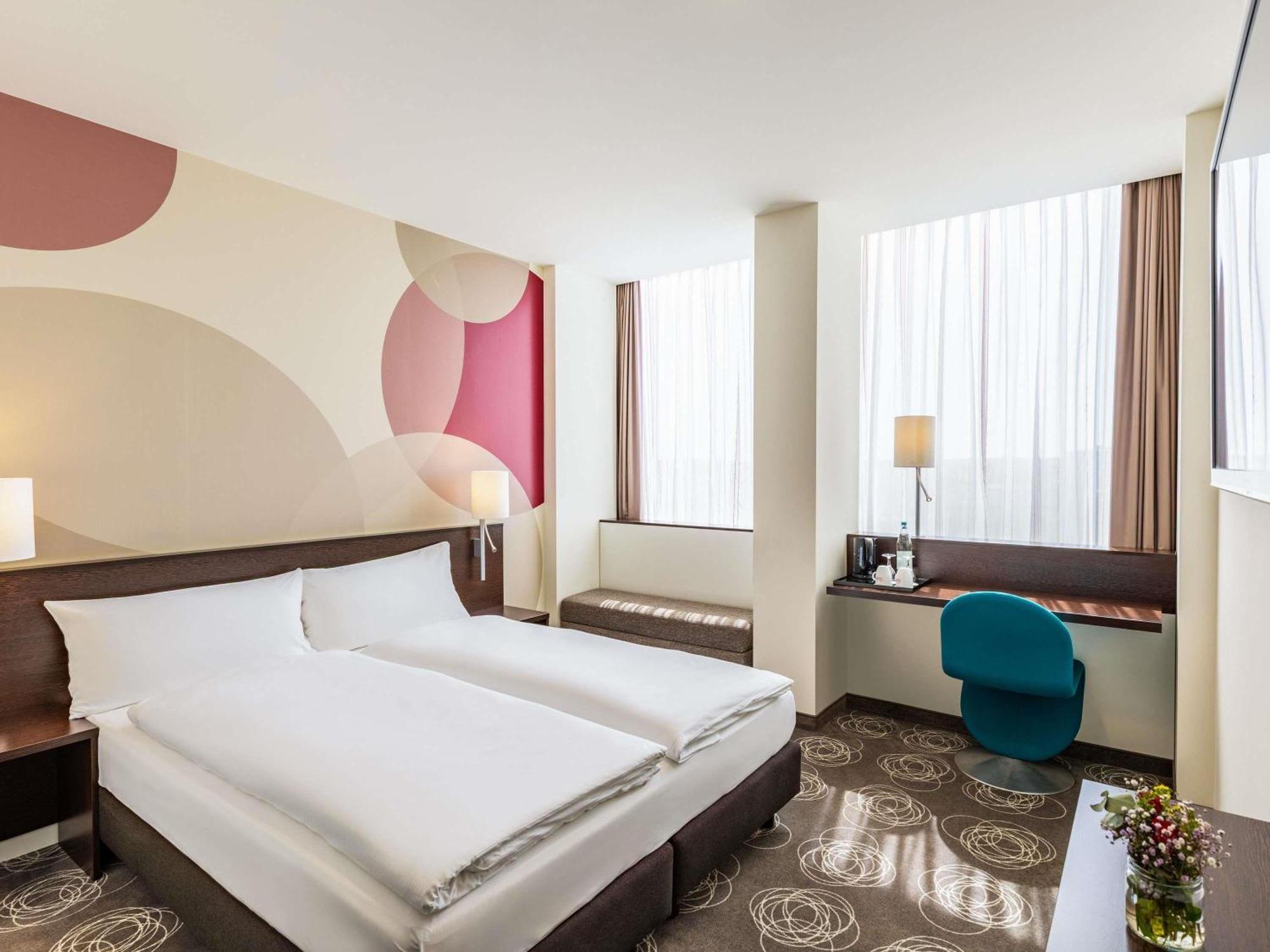 Standard Double Room Queen Bed