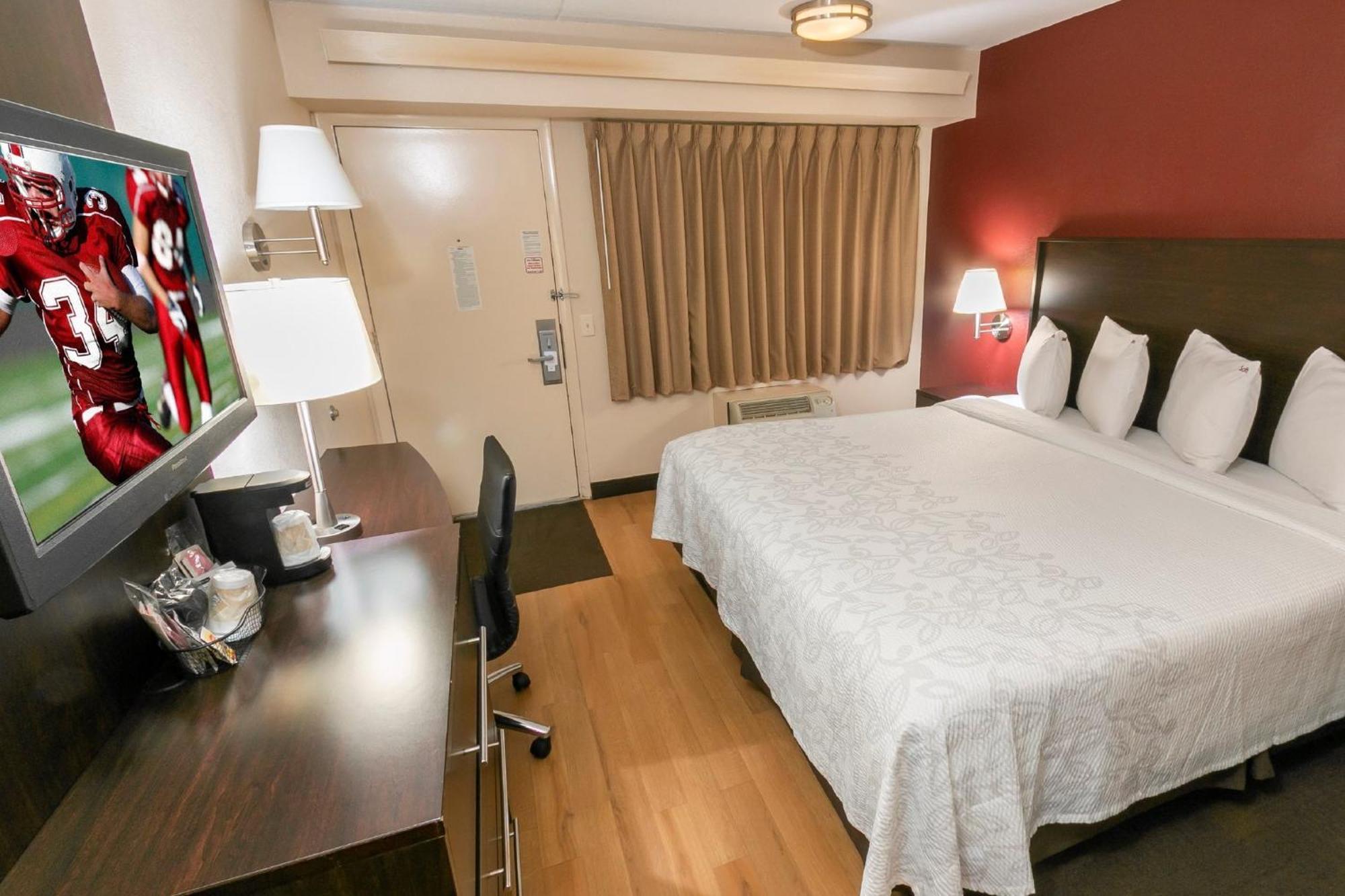 Deluxe King Room Disability Access Roll Shower Smoke