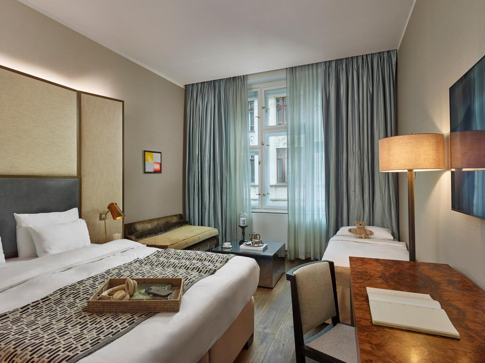 Deluxe Junior Suite Lounge Wellness Access