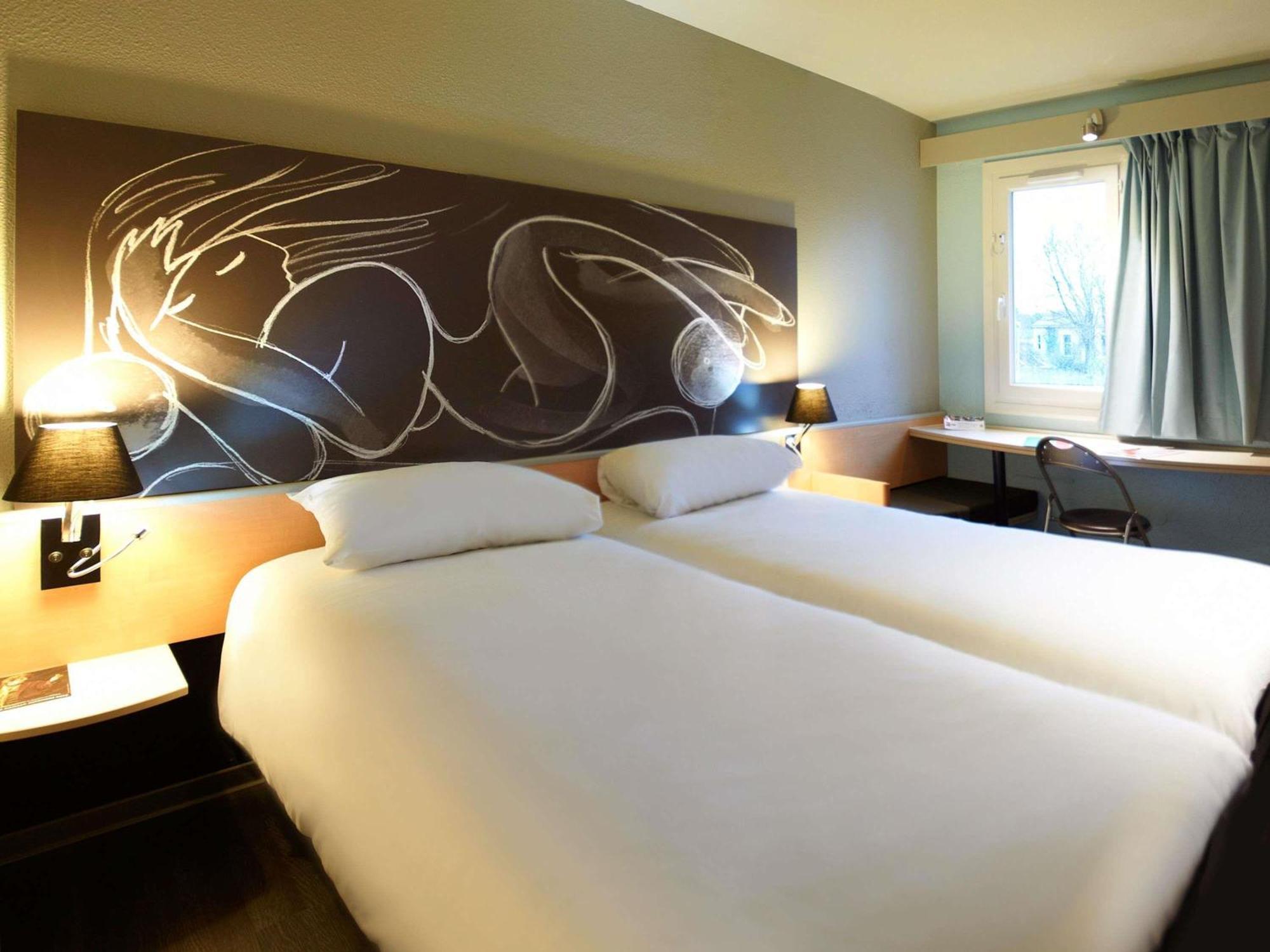 Standard Room 2 Single Beds