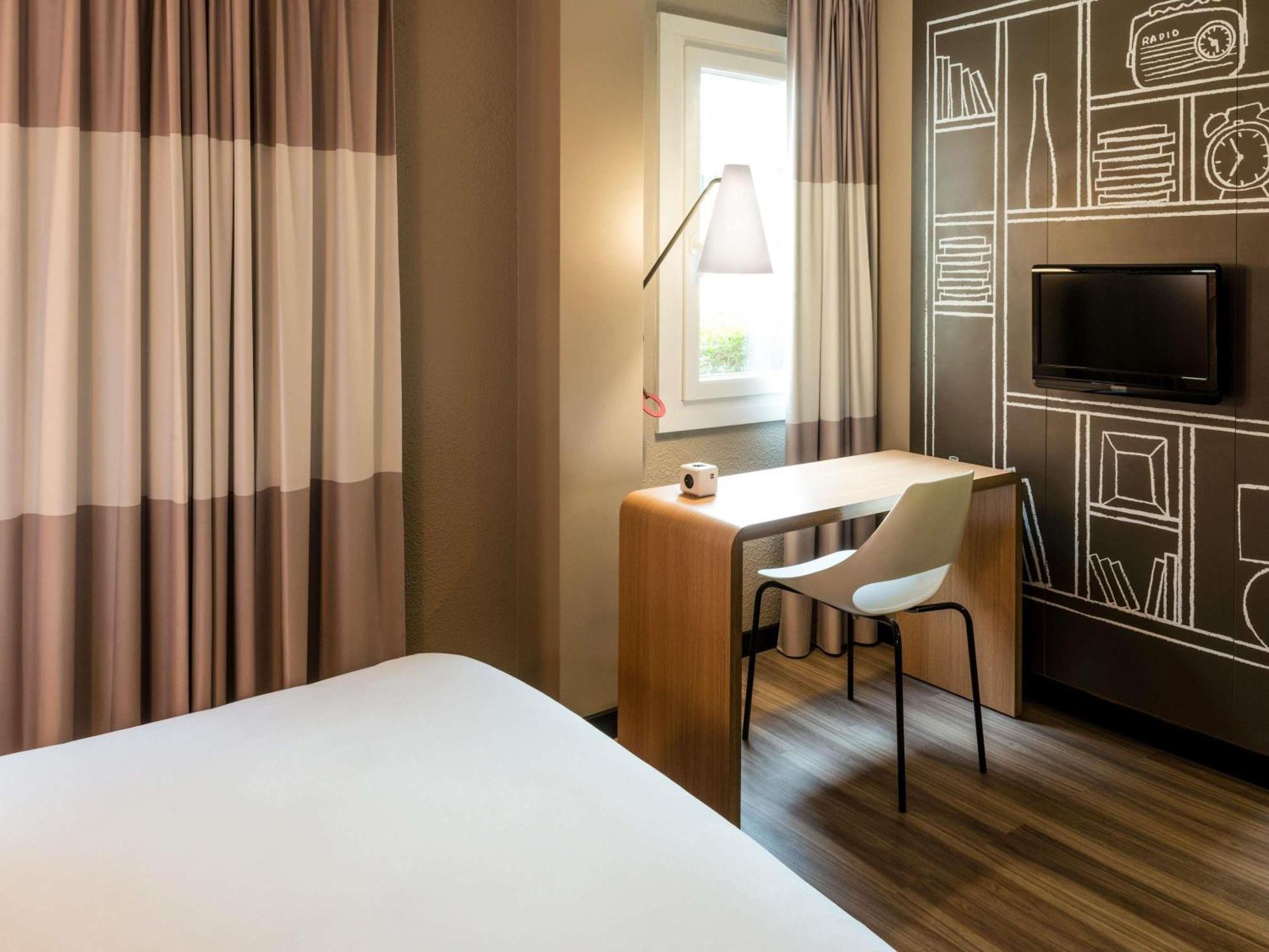 Standard Room 2 Single Beds